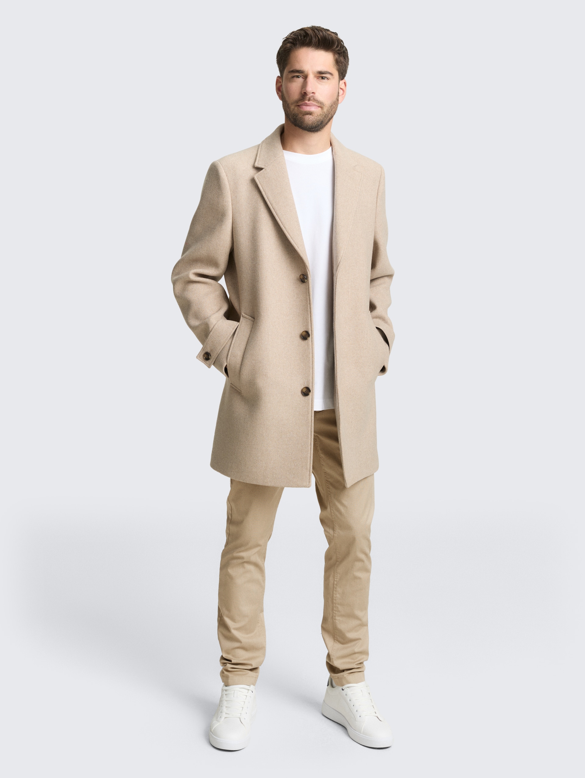 TTTRAVIS SLIM Chino Hose - beige mini geometric print - Model-Vorderansicht