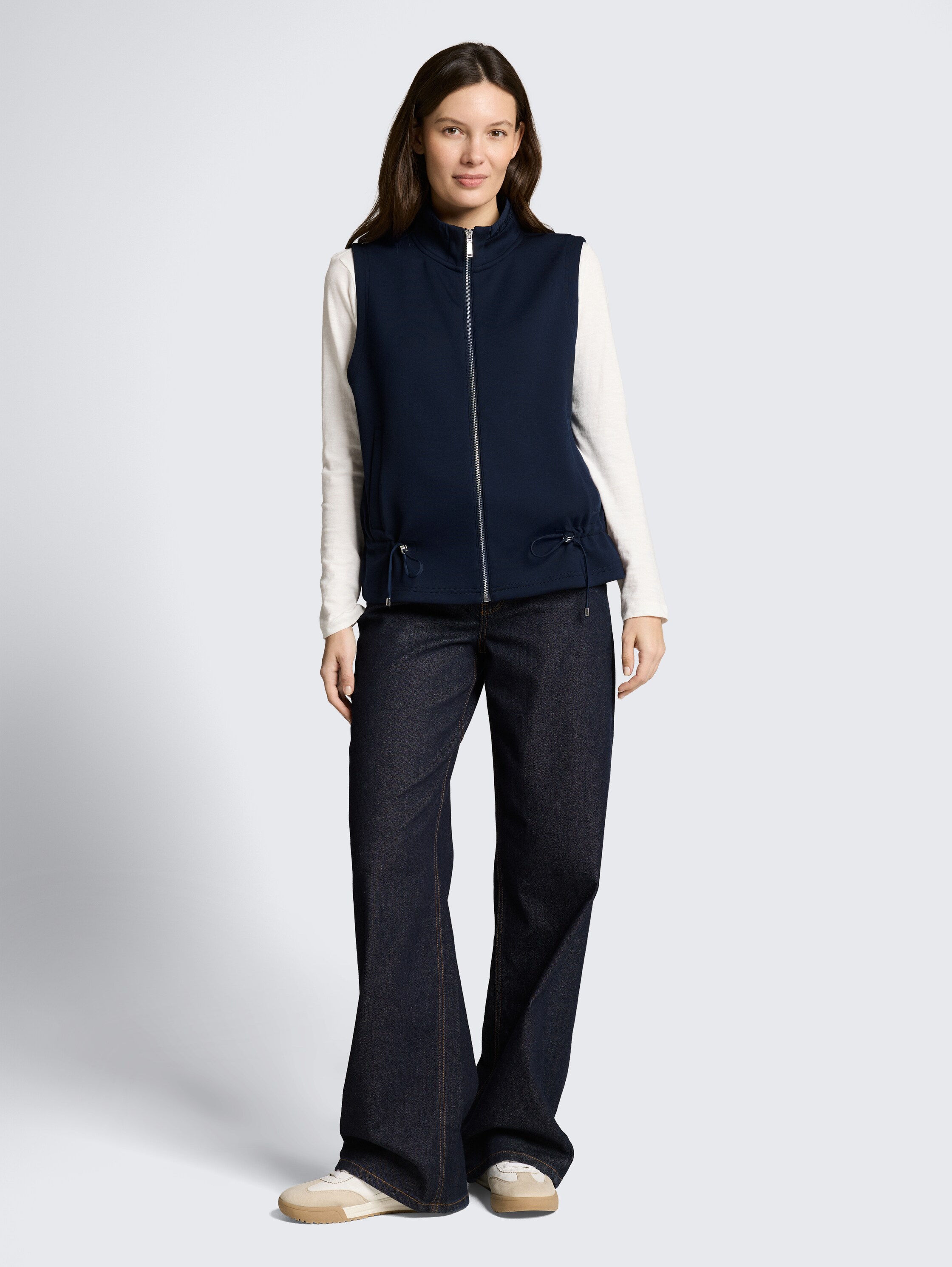 Scuba Sweatweste mit Stehkragen - sky captain blue - Model-Vorderansicht