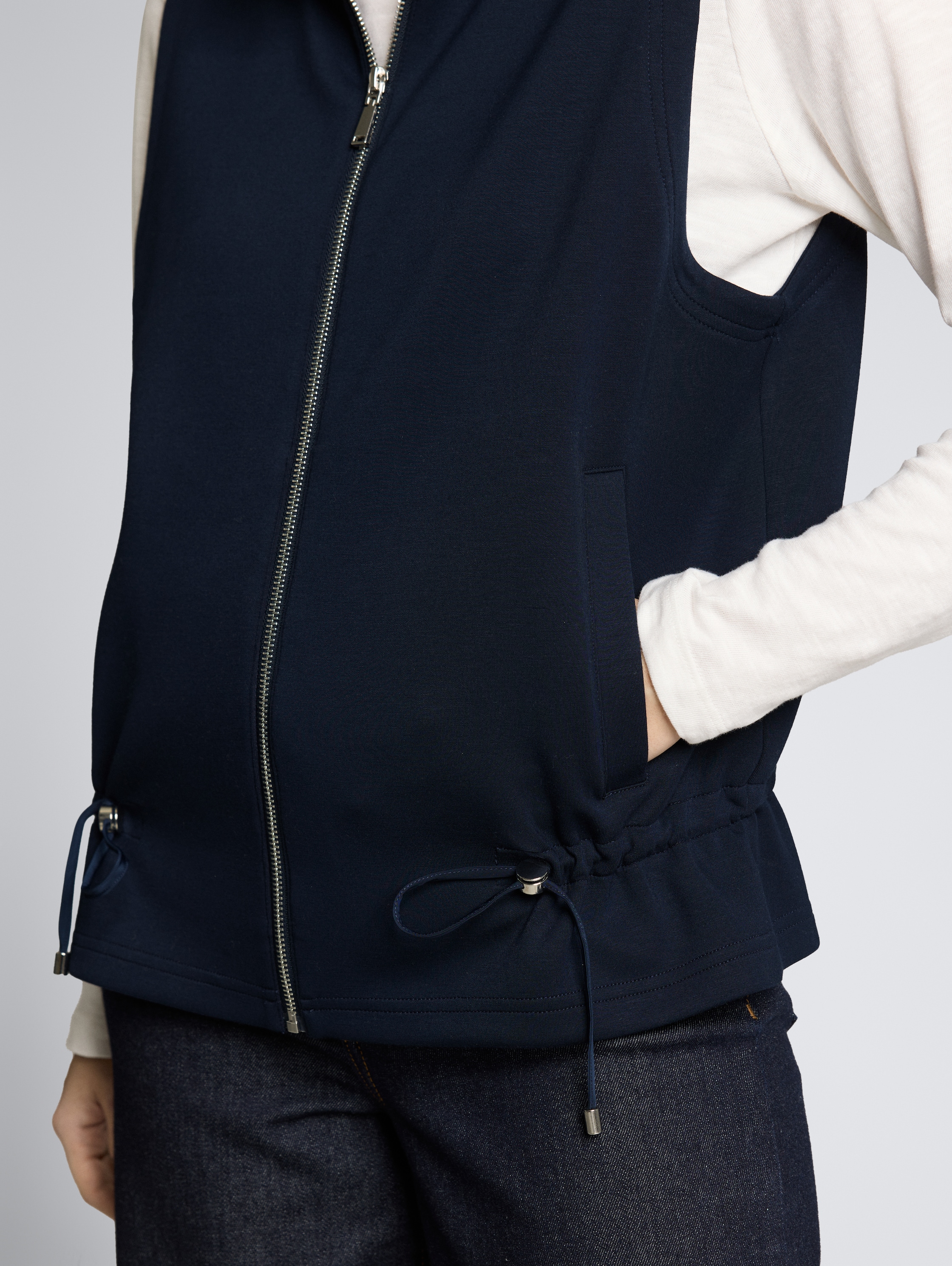 Scuba Sweatweste mit Stehkragen - sky captain blue - Detail-Model-Ansicht