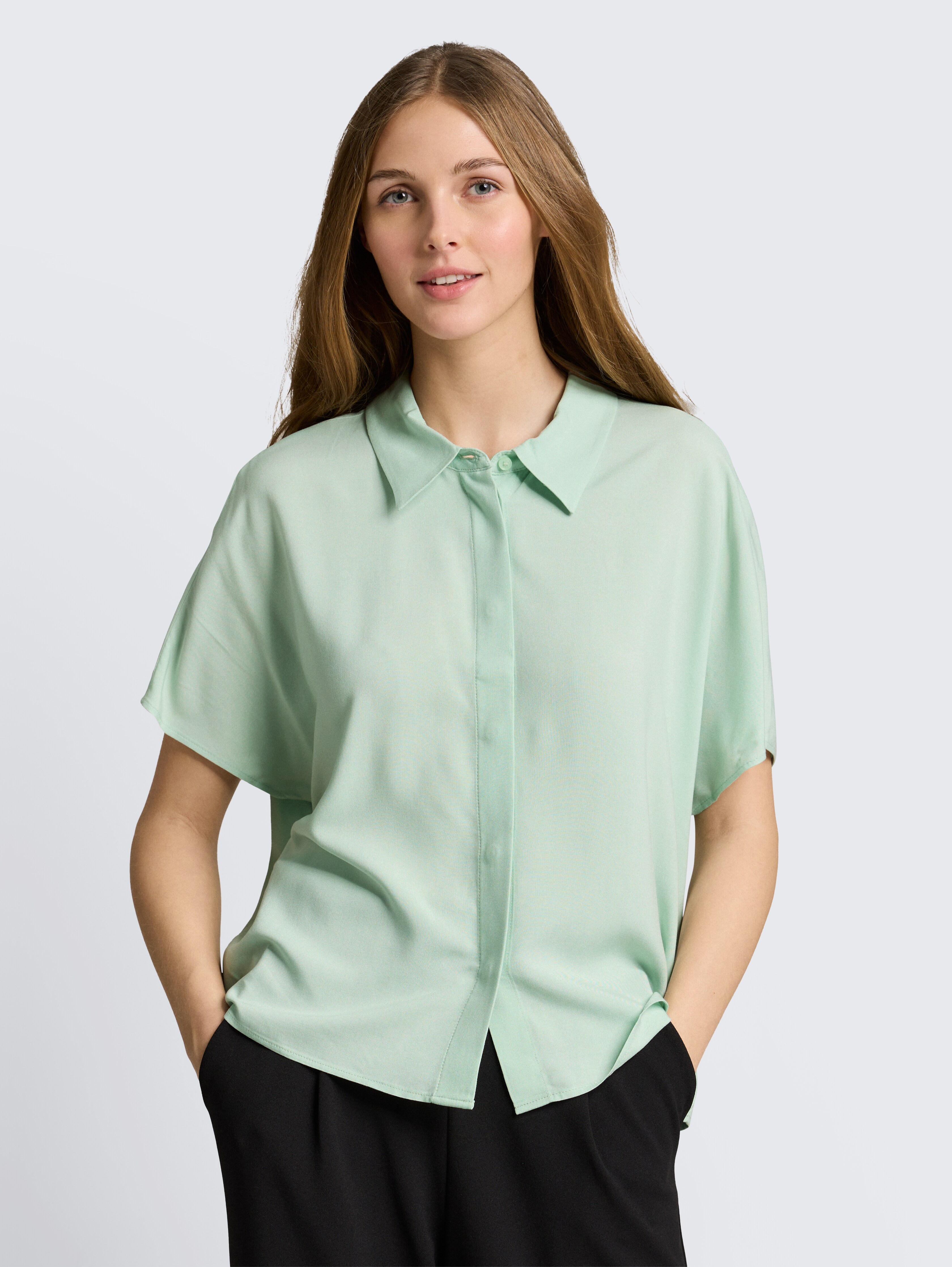 Bluse aus Viskose von Denim Female, light matcha green