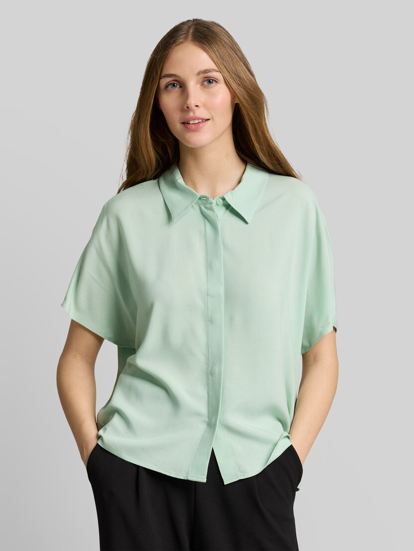 Bluse aus Viskose von Denim Female, light matcha green