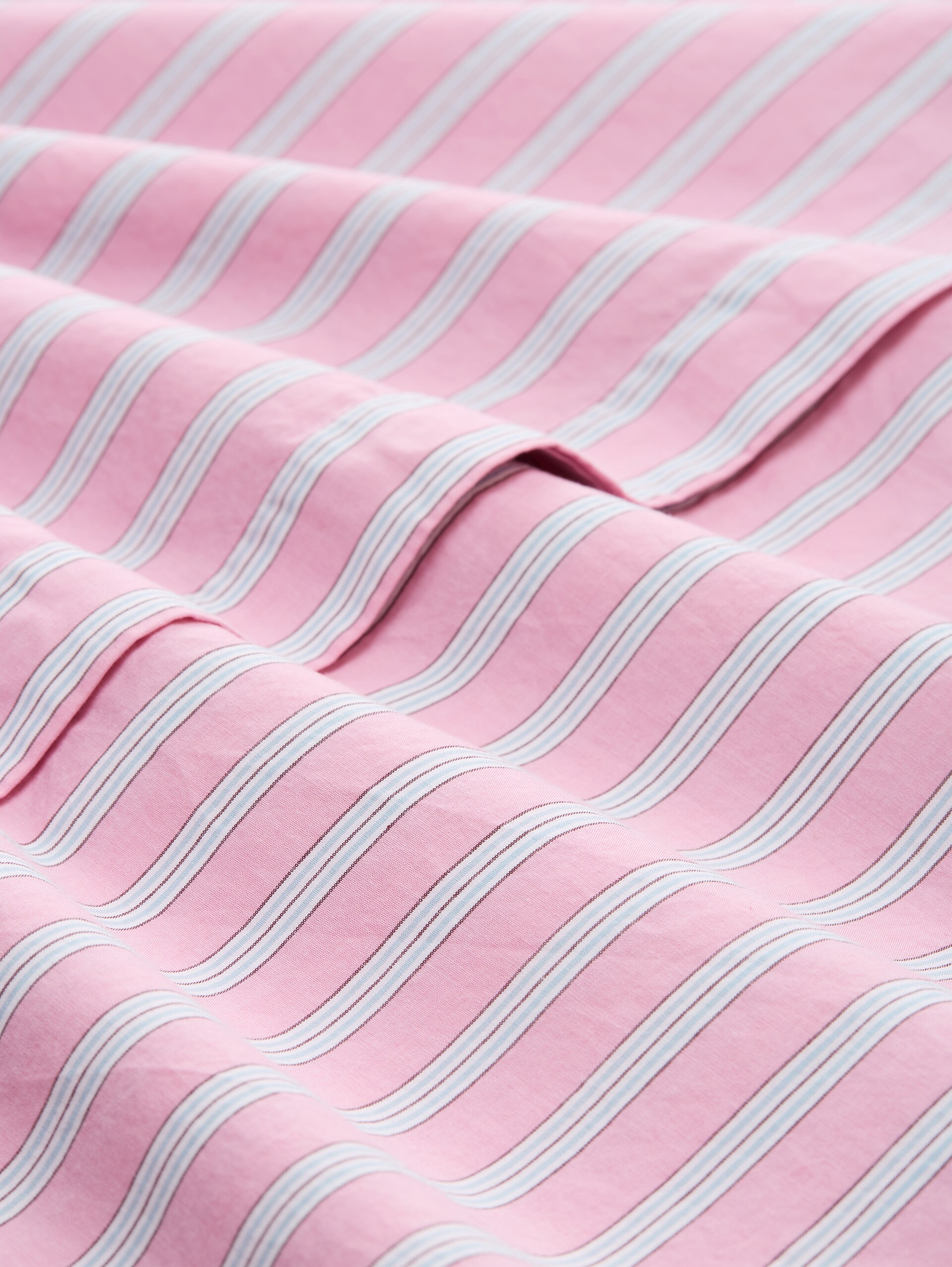 Oversize Hemdbluse mit Streifenmuster - pink blue white stripe - Material-Ansicht