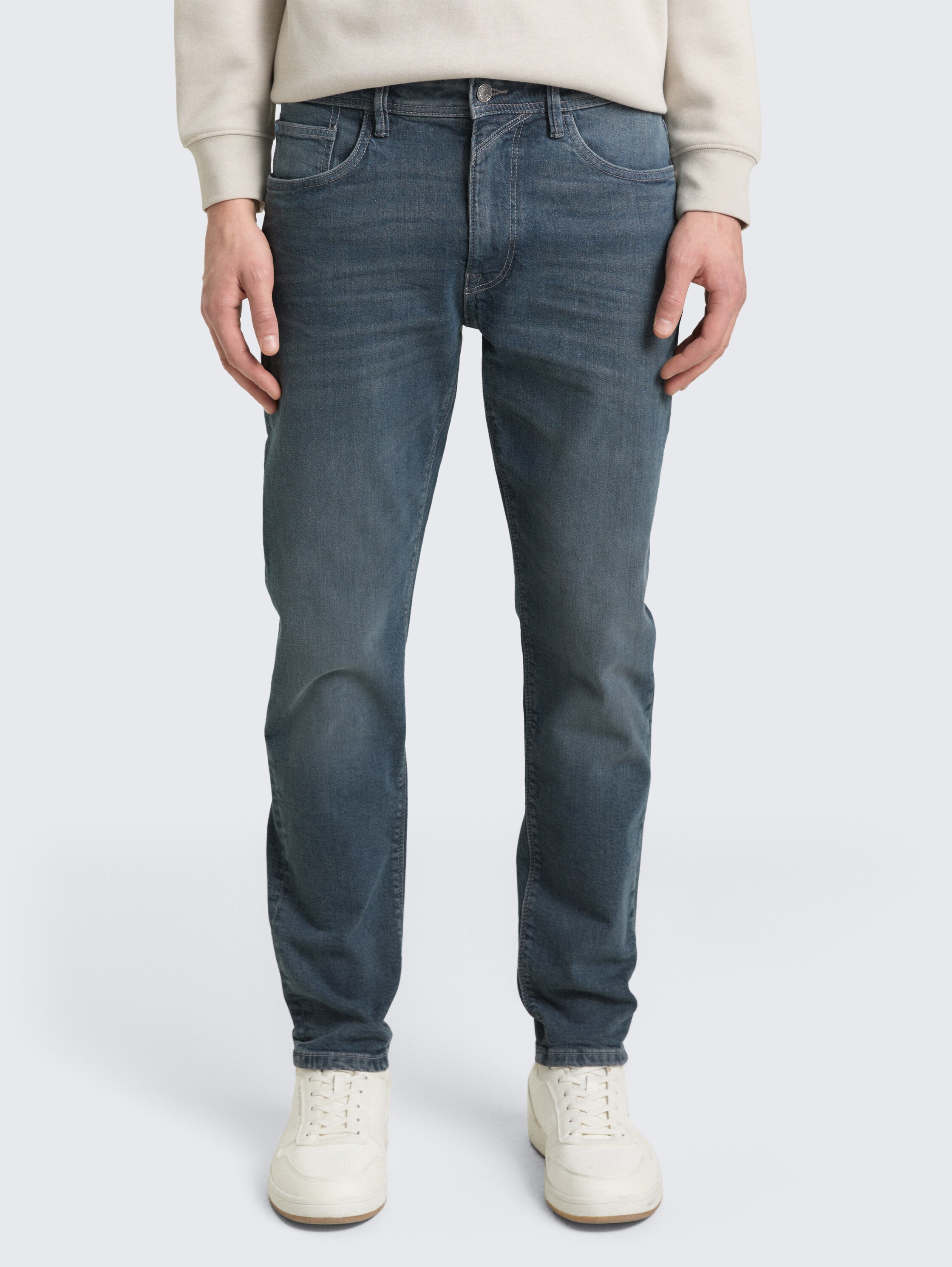 TTBRYDEN TAPERED Jeans - mid stone blue grey denim - Ausschnitt Model-Vorderansicht