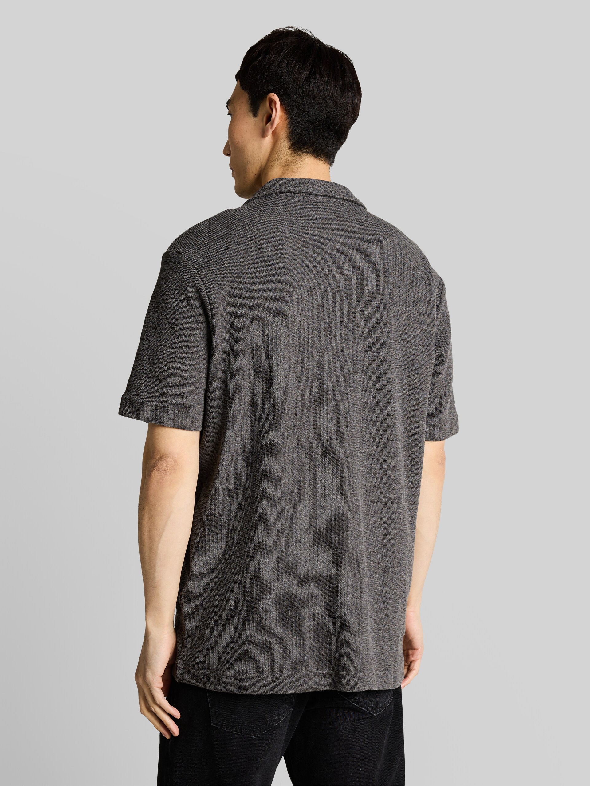 Regular fit jersey shirt with breast pockets - Tarmac Grey Melange - Neckline model-back view