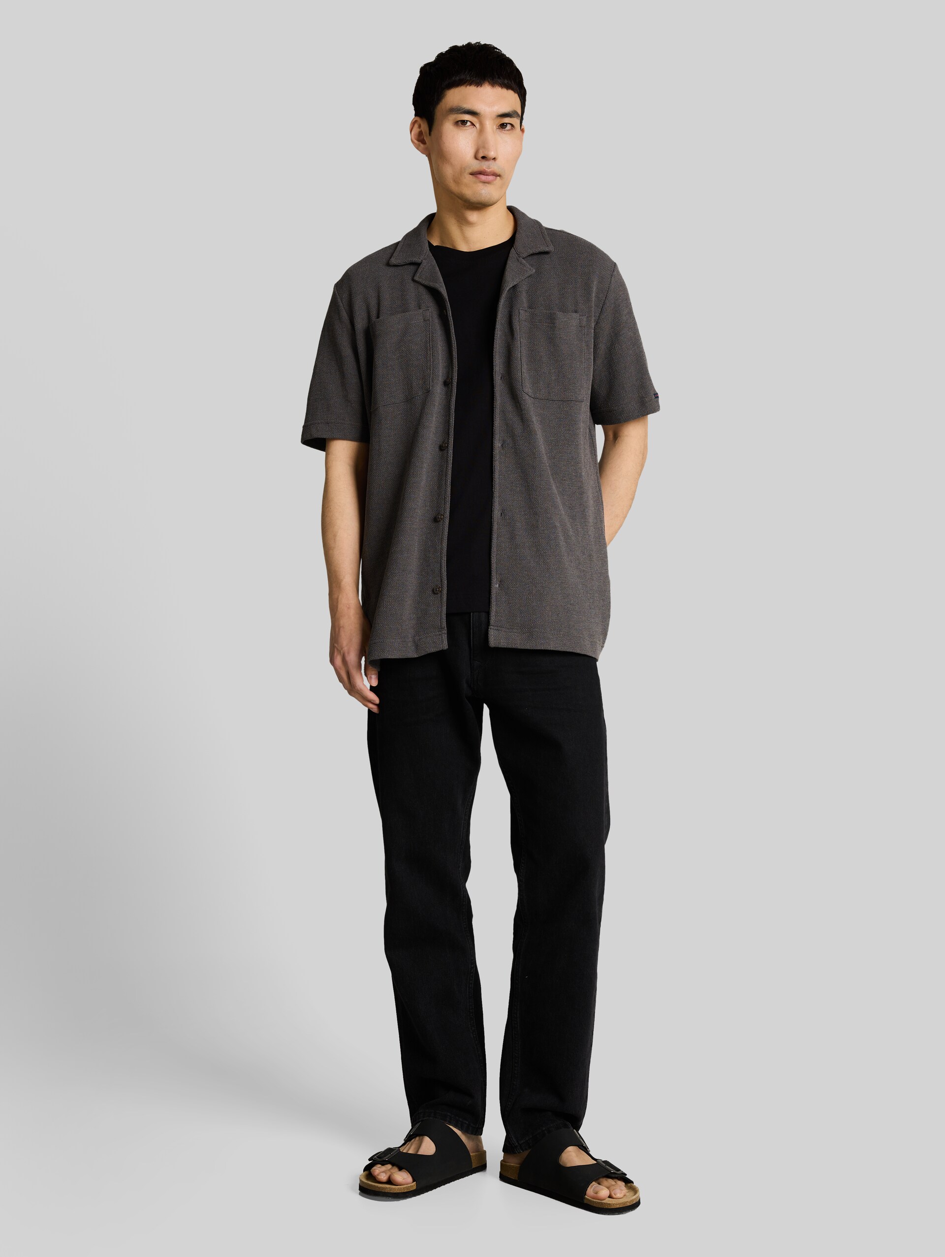Regular fit jersey shirt with breast pockets - Tarmac Grey Melange - Model front view