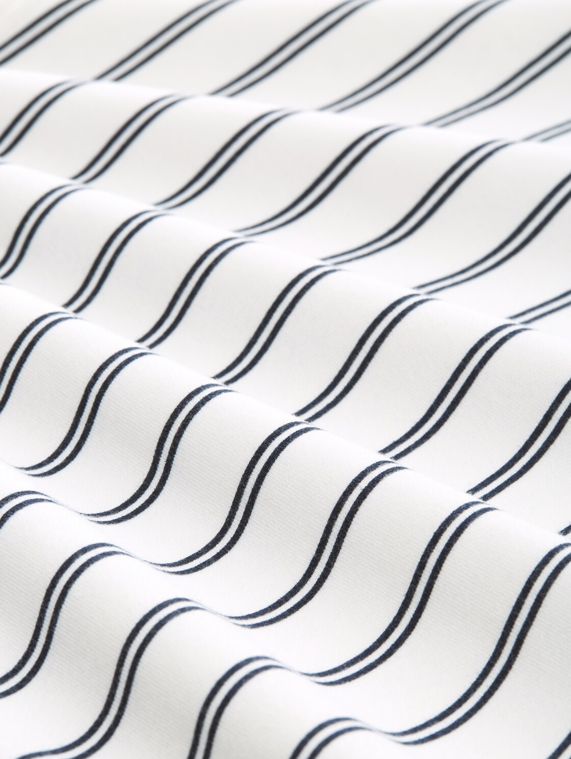 Sweatshirt mit Streifenmuster - off white navy stripe - Material-Ansicht