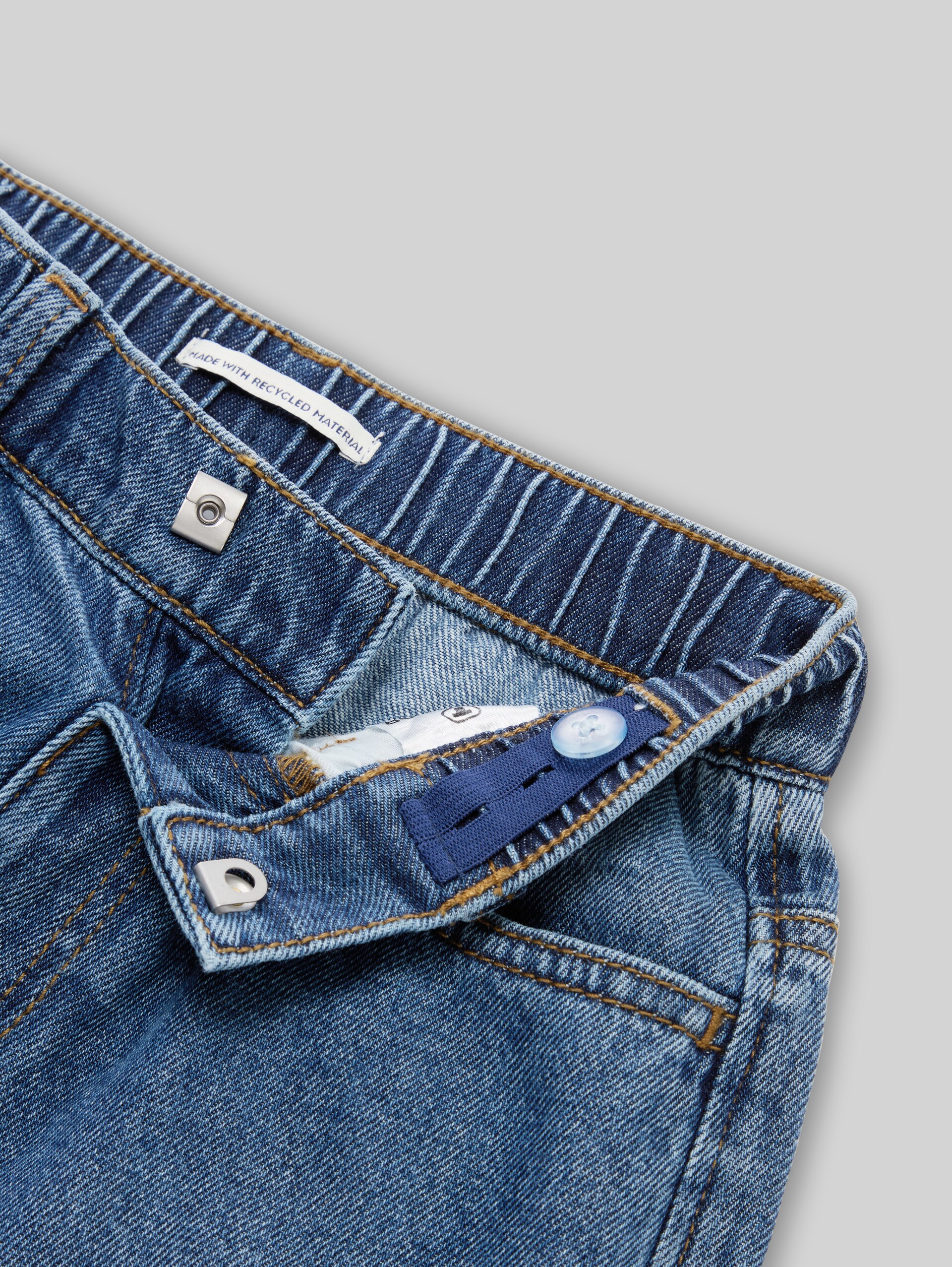 Baggy Jeans - Blue Denim - Detail model view