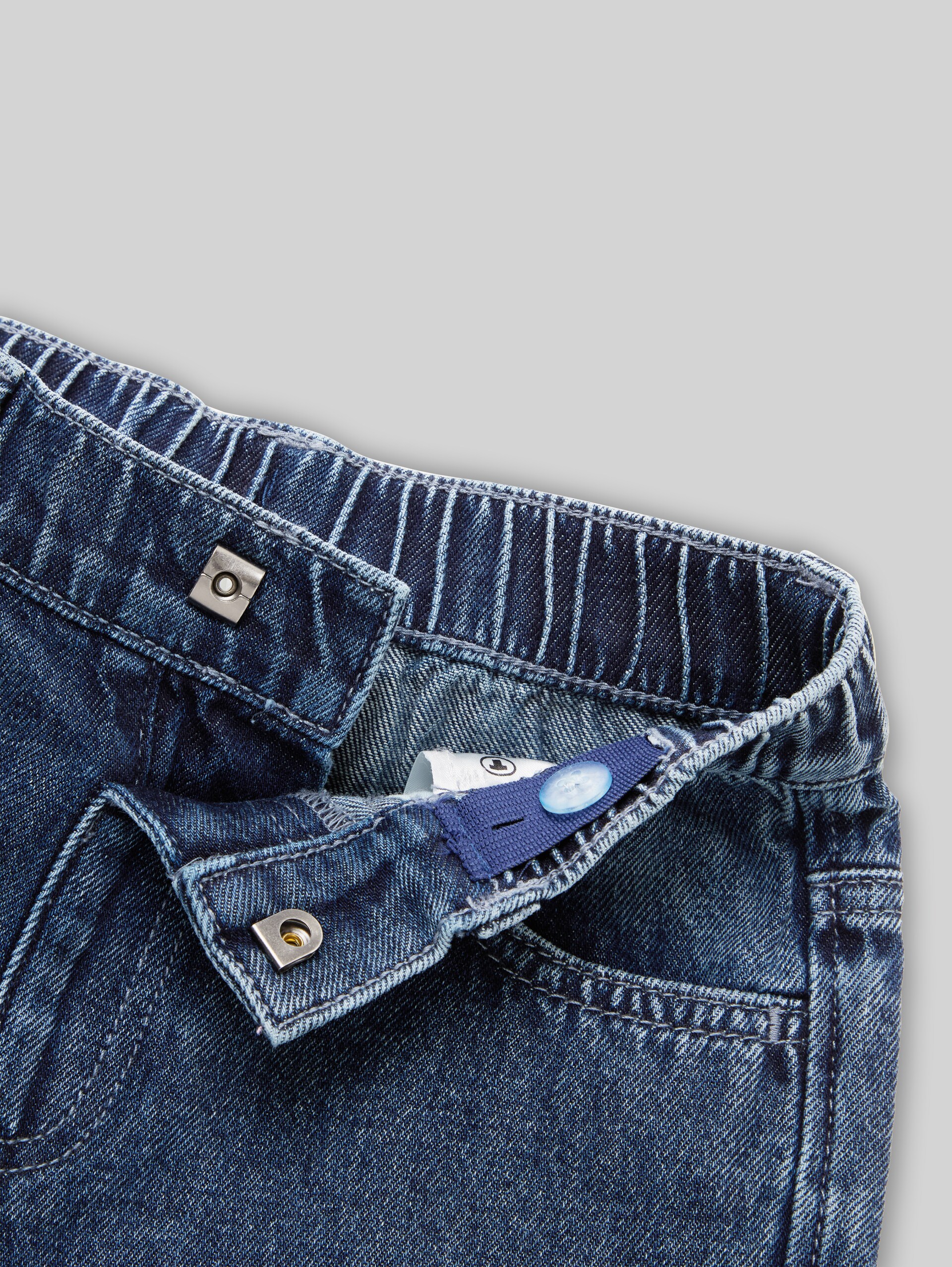 Baggy Fit-jeans - Clean Dark Stone Blue Denim - Detailaanzicht model
