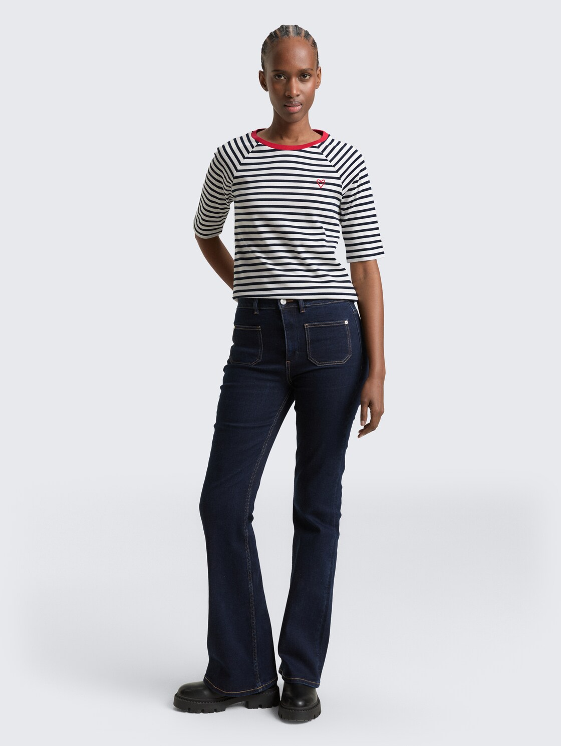 T-Shirt mit Streifenmuster - navy white stripe - Model-Vorderansicht