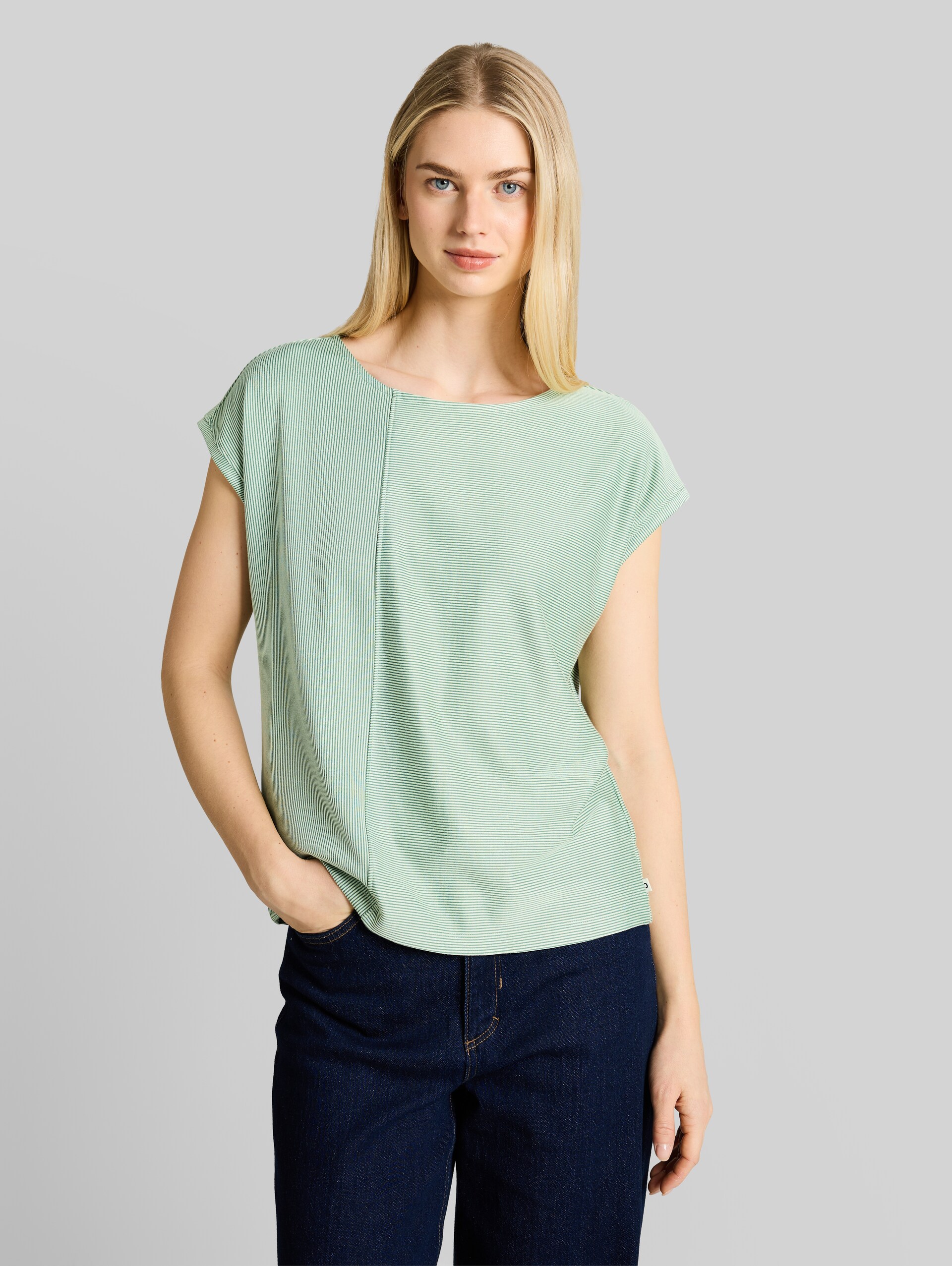 Loose-fit T-shirt with a striped pattern - small tonal matchagreen stripe - Neckline model front view