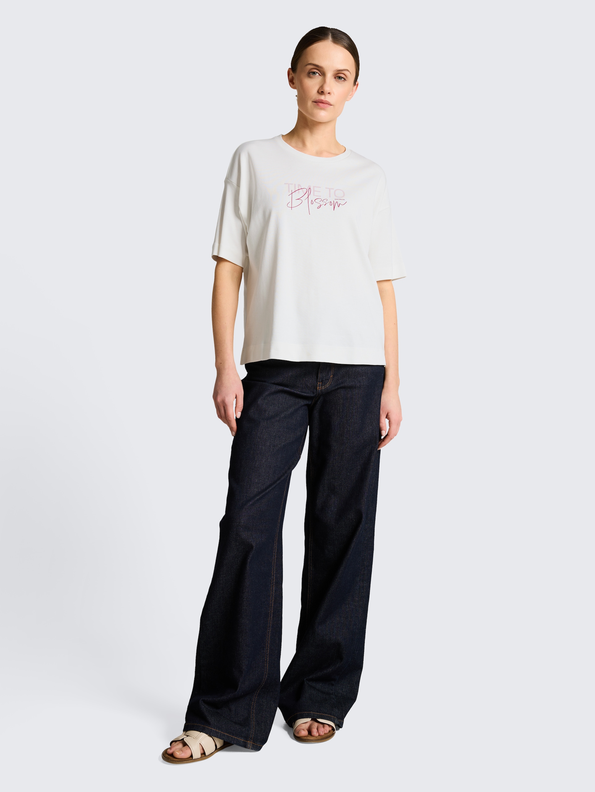 T-Shirt mit Schriftzug - Whisper White - Model-Vorderansicht