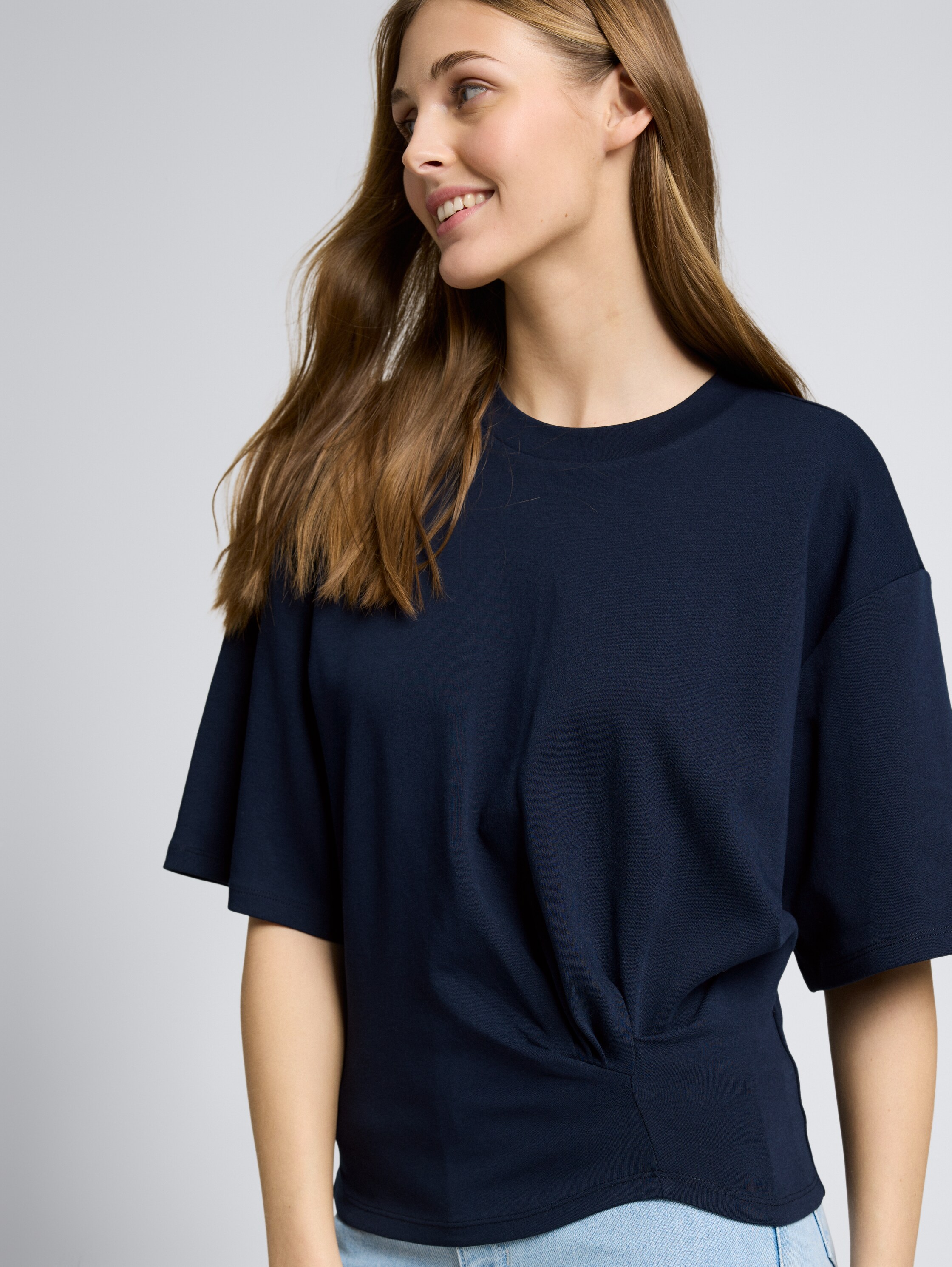 T-Shirt mit Knotendetail - sky captain blue - Detail-Model-Ansicht