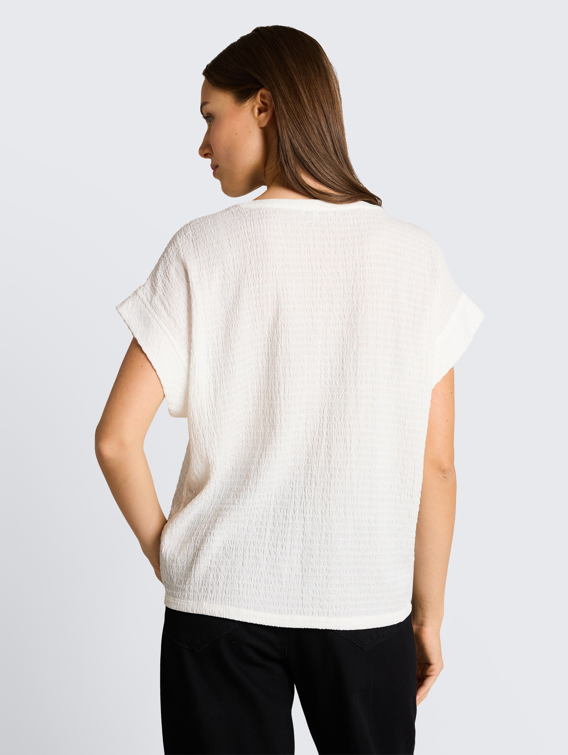 Crinkle T-shirt - Whisper White - Neklijn model-achteraanzicht