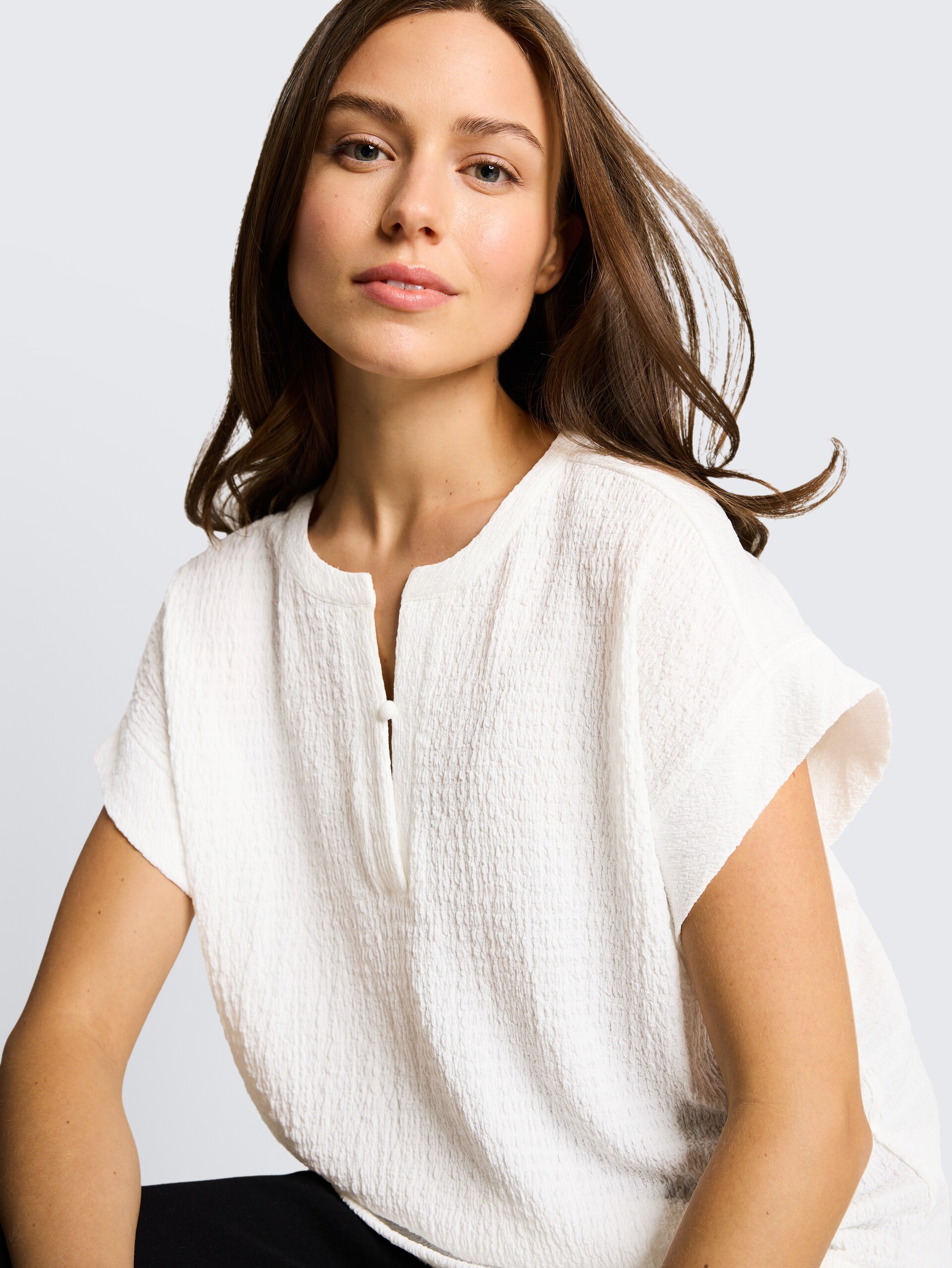 Crinkle T-shirt - Whisper White - Detailaanzicht model