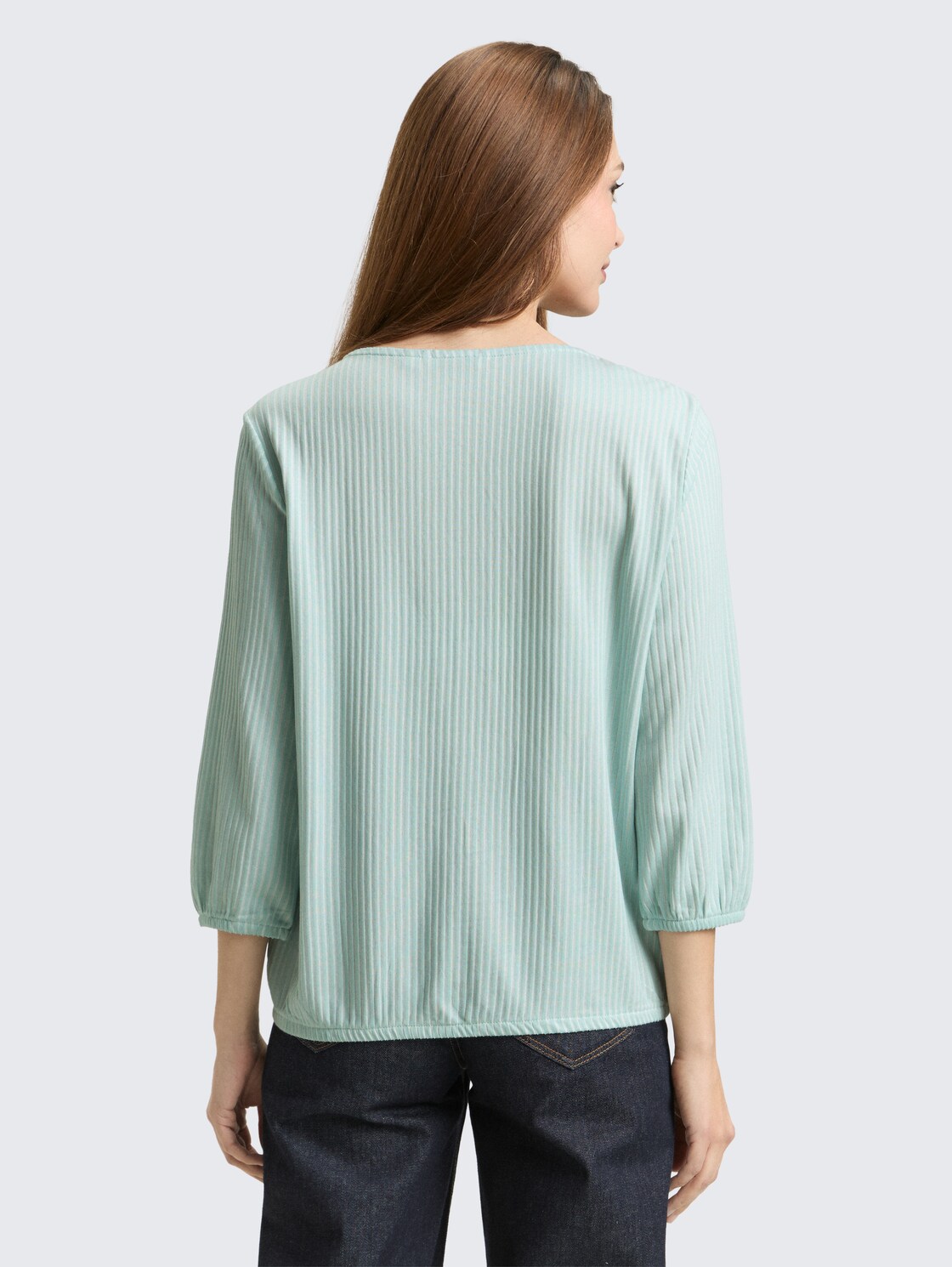 Blusenshirt mit Streifenmuster - blue haze stripe - Auschnitt Model-Rückansicht