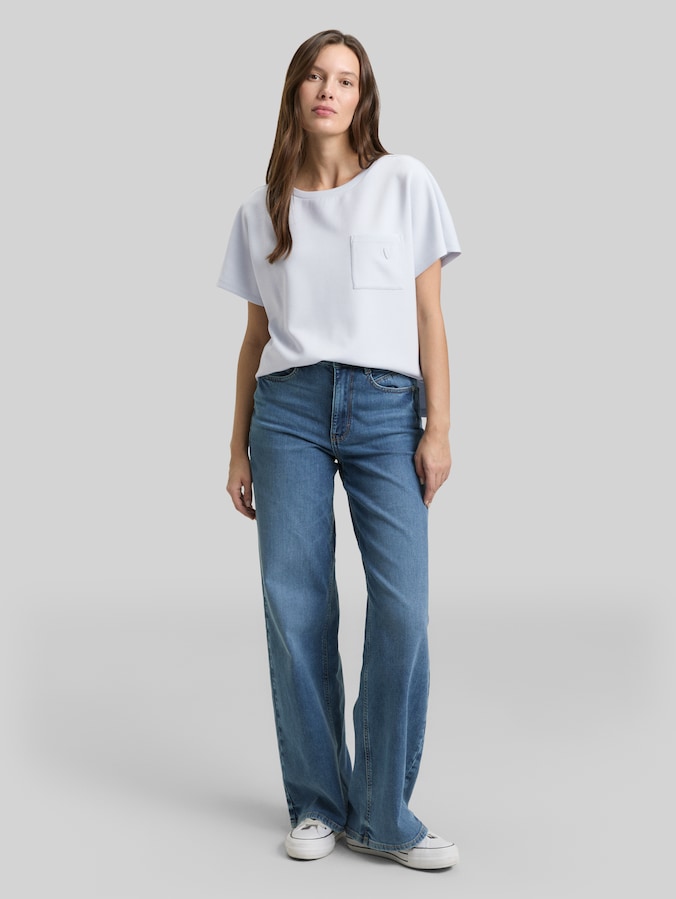 Losvallend scuba T-shirt met borstzak door Women, soft dusty blue