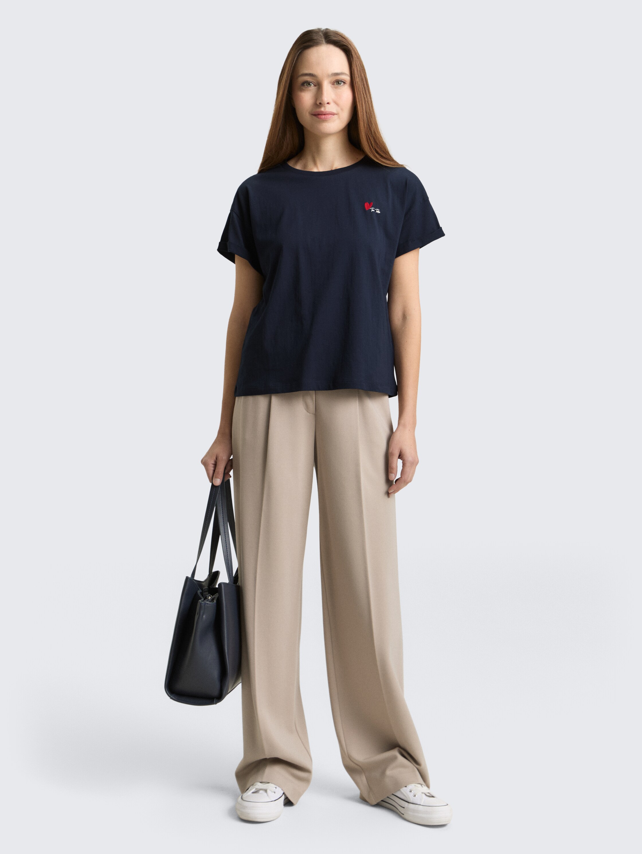 T-Shirt mit Stickerei - sky captain blue - Model-Vorderansicht