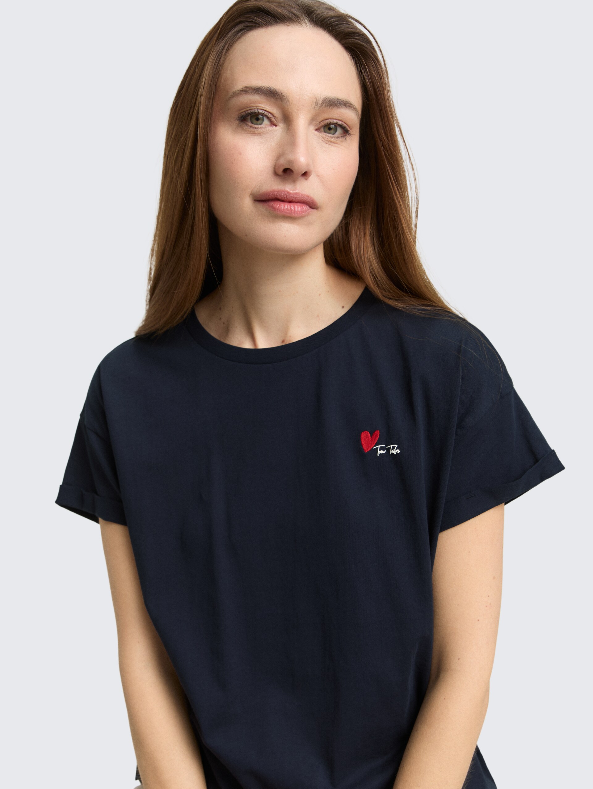 T-Shirt mit Stickerei - sky captain blue - Detail-Model-Ansicht