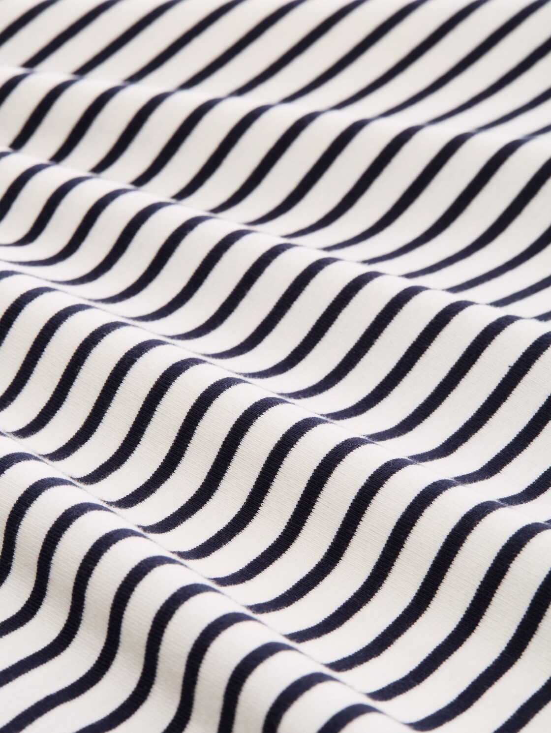 Oversize T-Shirt mit Streifenmuster - offwhite navy blue stripe - Material-Ansicht