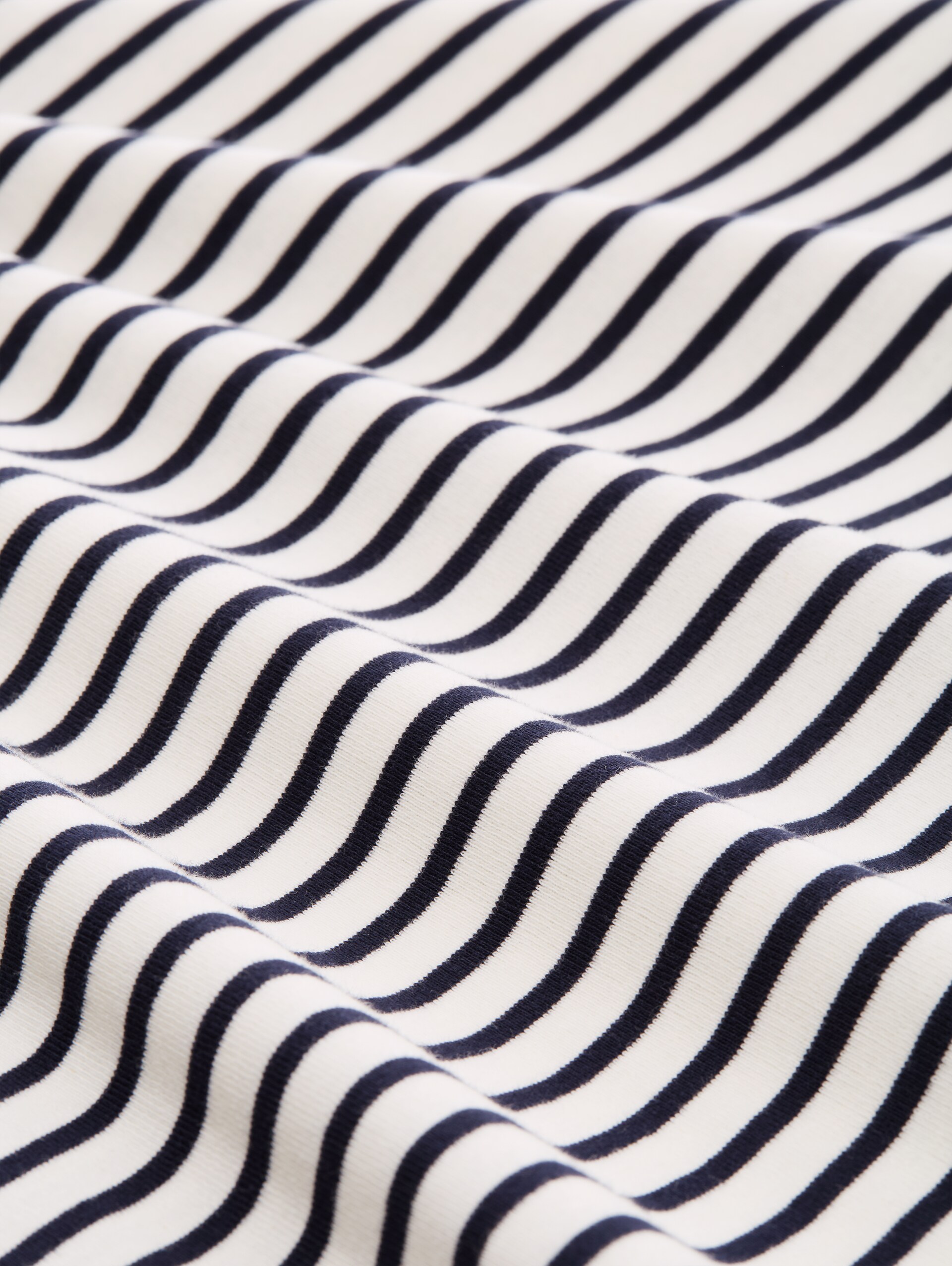 Oversize T-Shirt mit Streifenmuster - offwhite navy blue stripe - Material-Ansicht