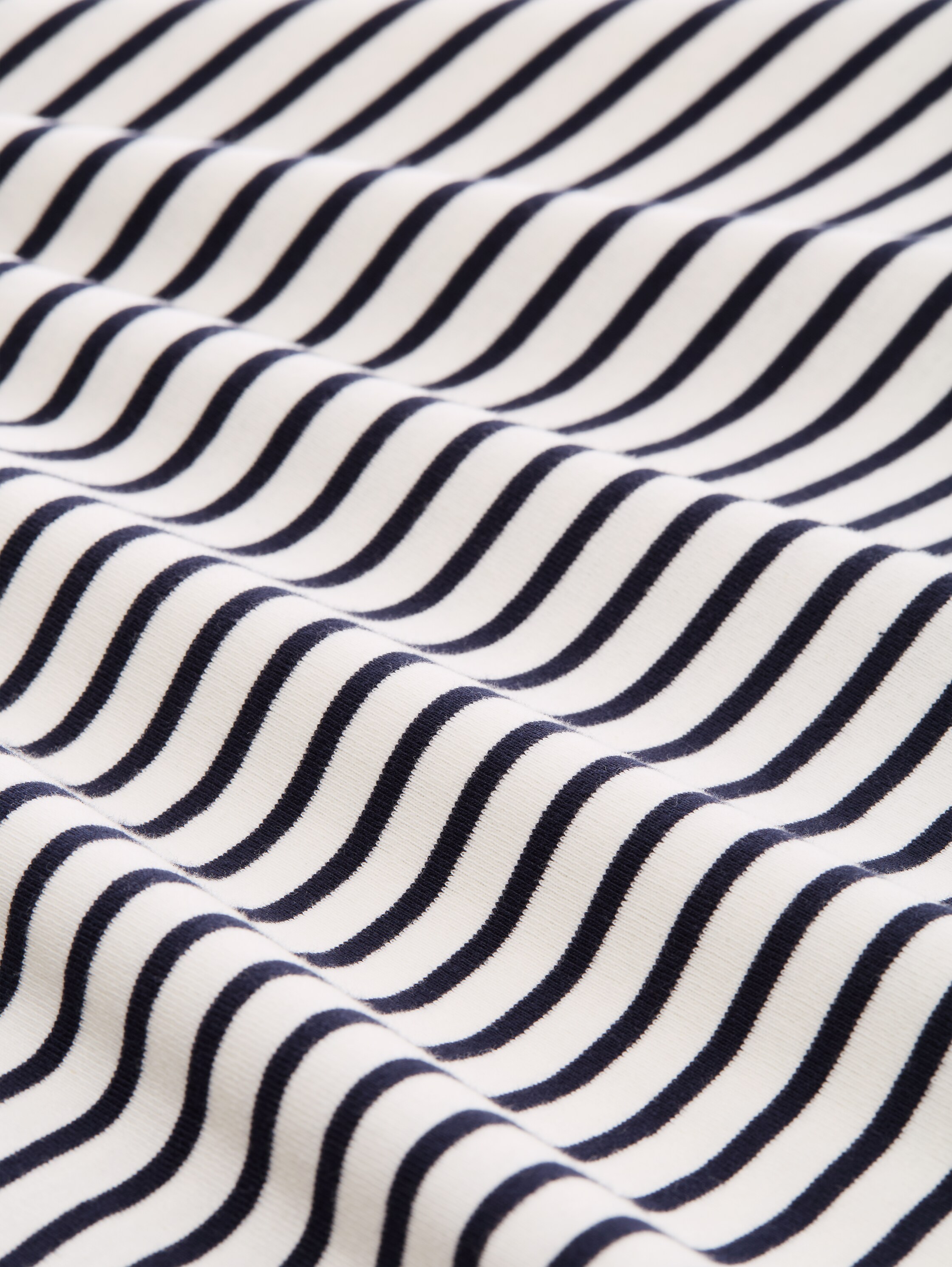 Oversize T-Shirt mit Streifenmuster - offwhite navy blue stripe - Material-Ansicht