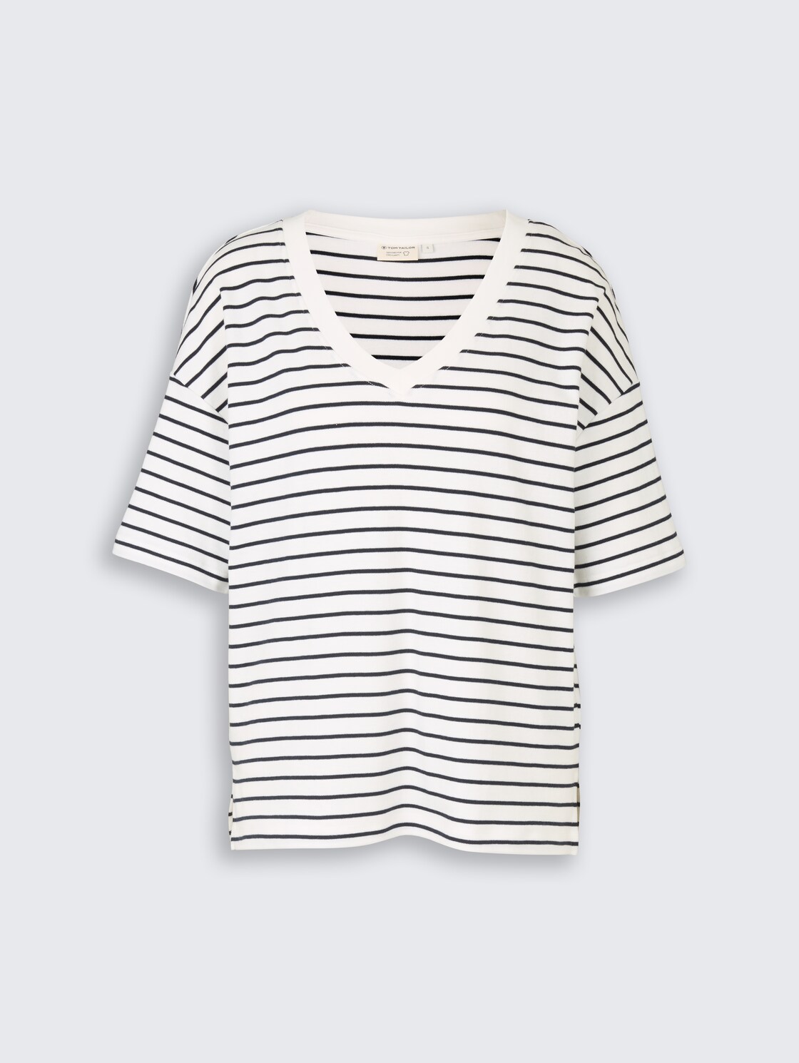 Oversize T-Shirt mit Streifenmuster - white navy irregular stripe - Vorder-Produkt-Ansicht