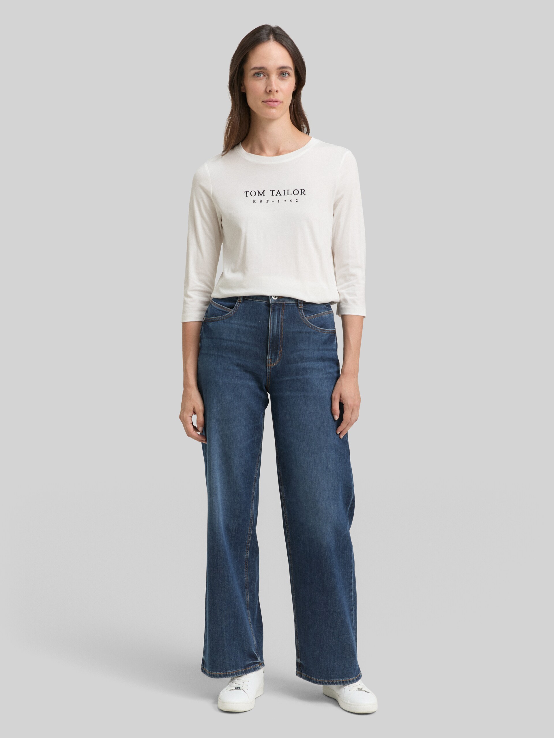 Long-sleeved shirt in a pack of 2 - sky captain blue - Model front view