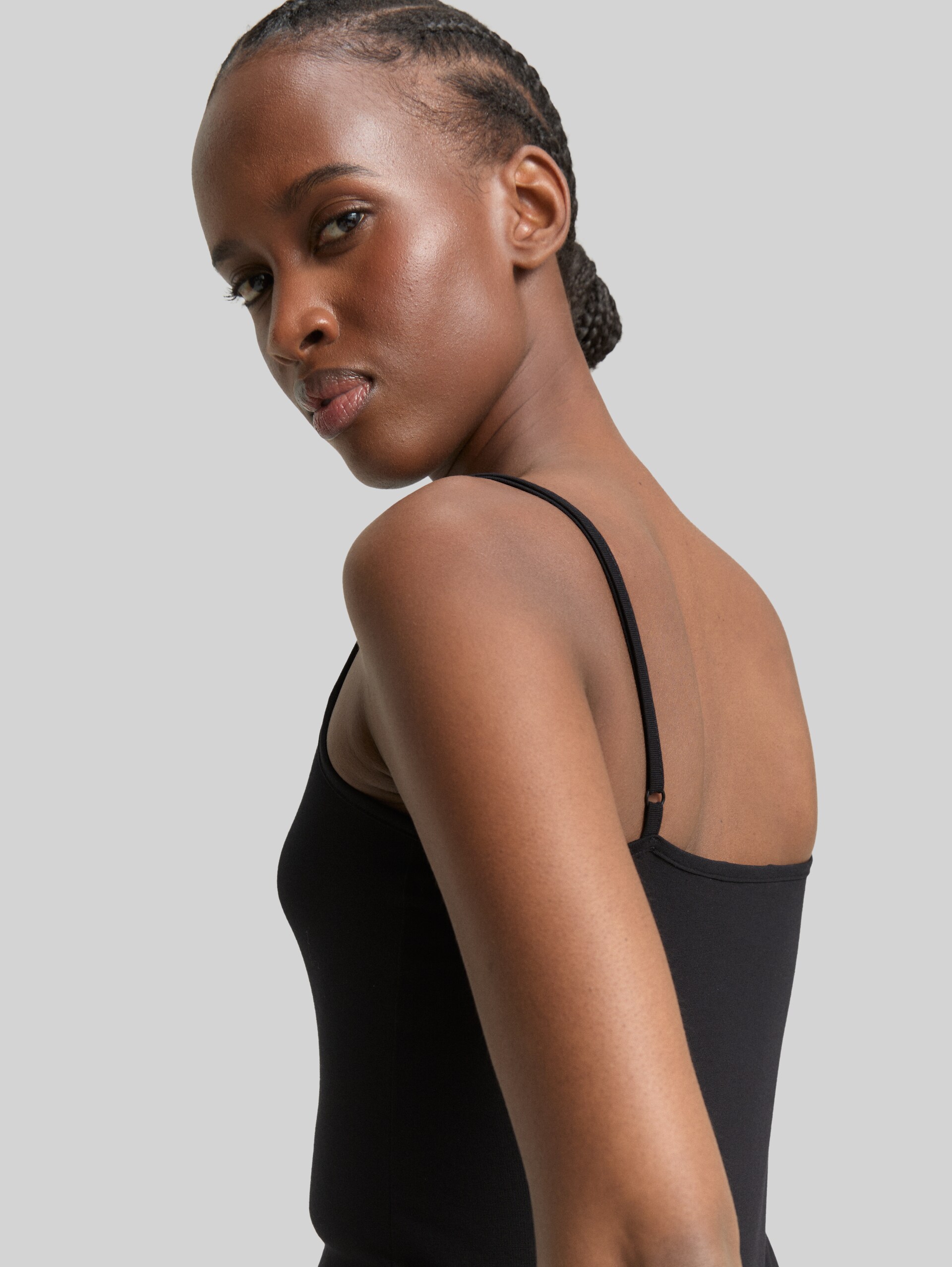 Basic Top im 2er-Pack - deep black - Detail-Model-Ansicht
