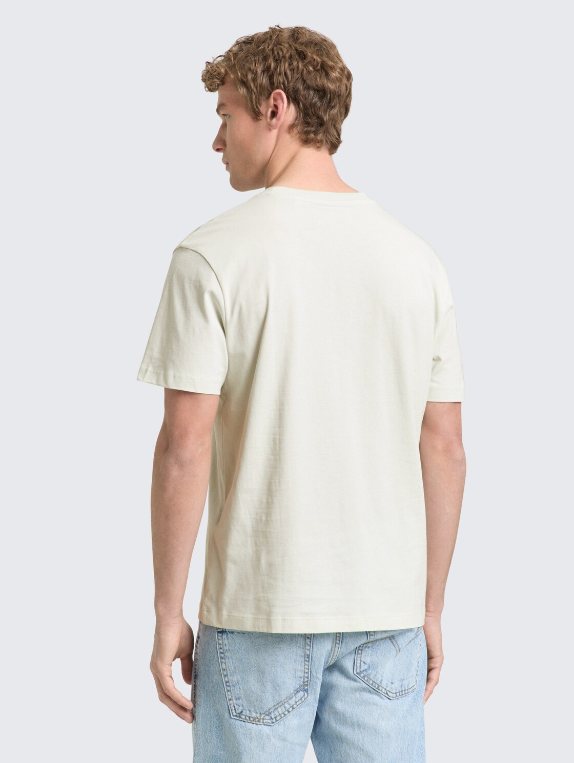 Relaxed Fit T-Shirt aus Baumwolle - frozen light mint - Auschnitt Model-Rückansicht