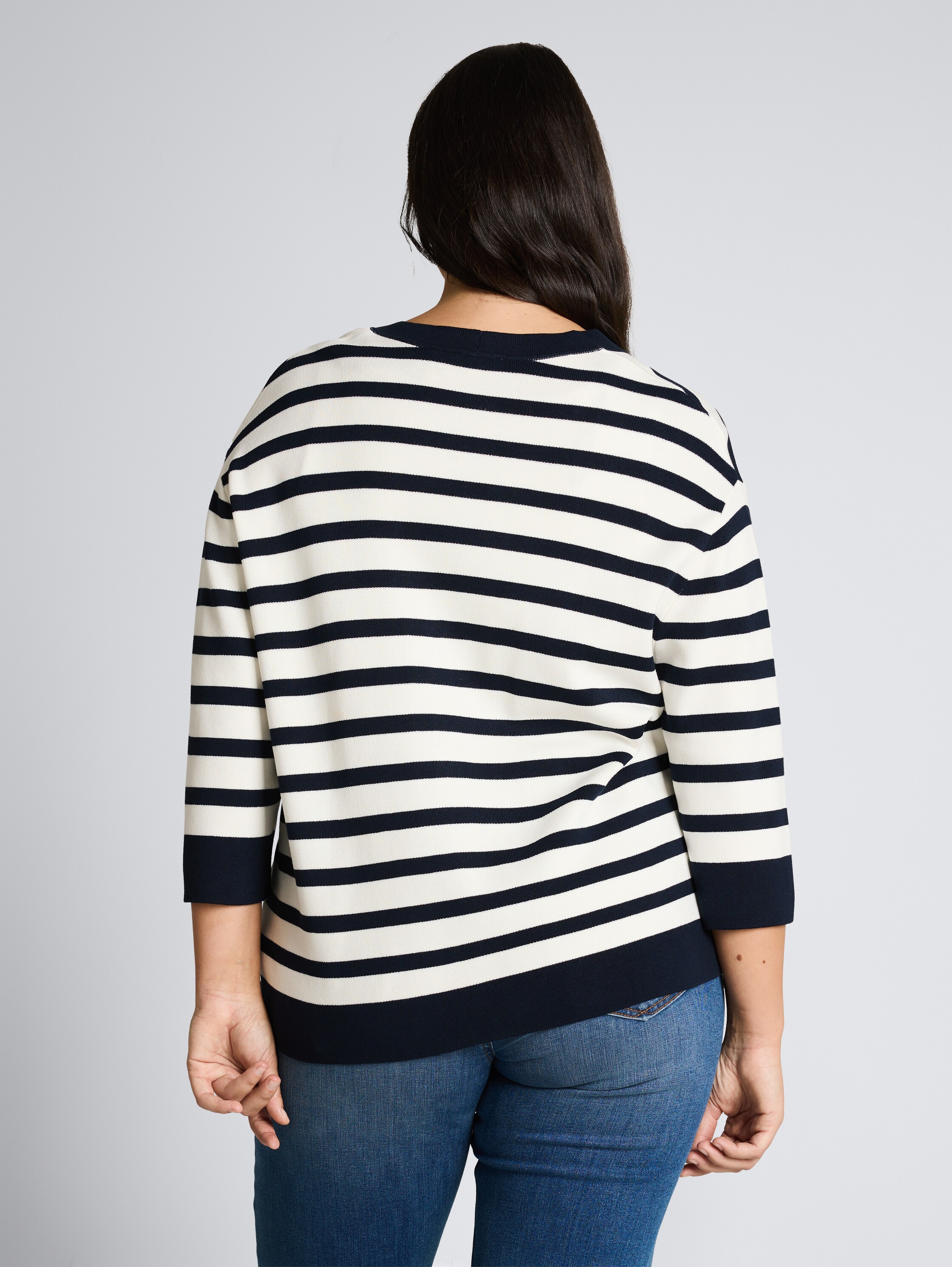Plus Size - Loose Fit Cardigan mit Streifenmuster - white sky blue knit stripe