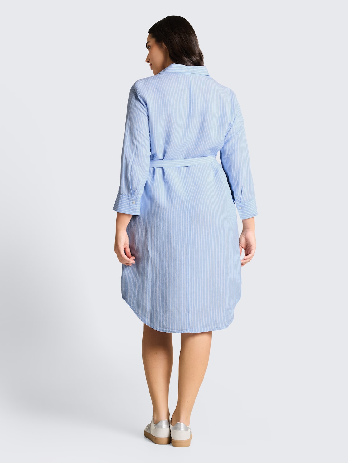 Plus Size - Blusenkleid mit Leinenanteil - fjord blue irregular stripe - Model-Rückansicht