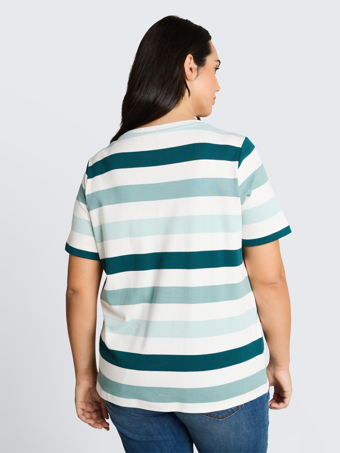 Plus Size - T-Shirt aus Baumwolle - white mint bold stripe - Auschnitt Model-Rückansicht