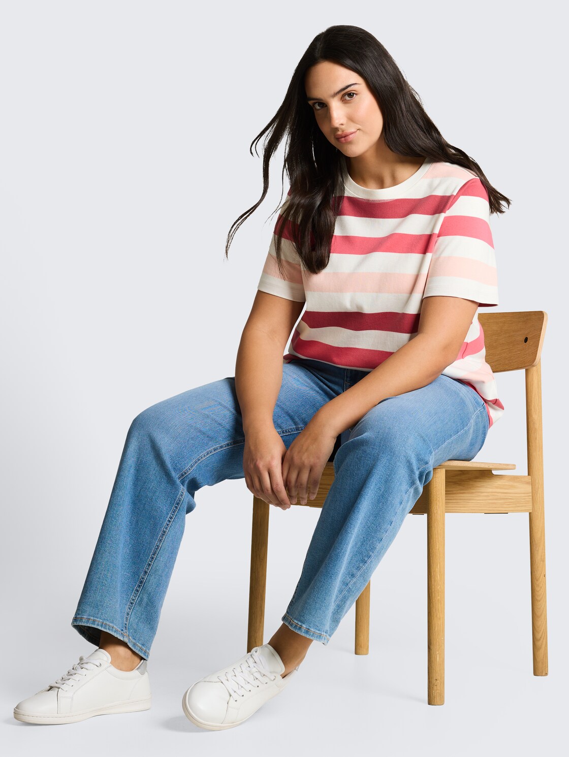 Plus Size - T-Shirt aus Baumwolle - coral offwhite stripe - Model-Vorderansicht