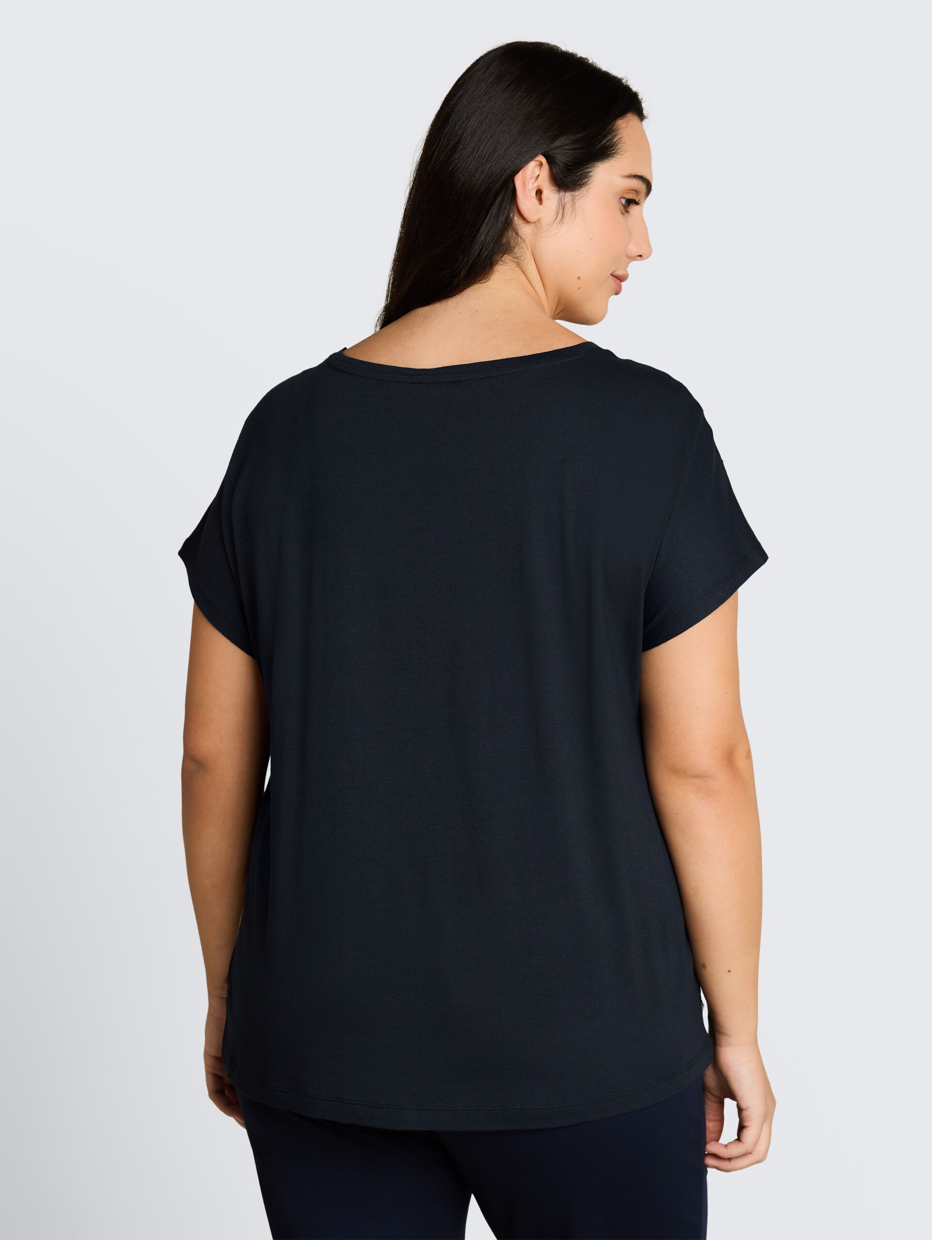 Plus Size - T-shirt en mélange de matières - big navy ginkgo - Découpe Vue arrière du modèle