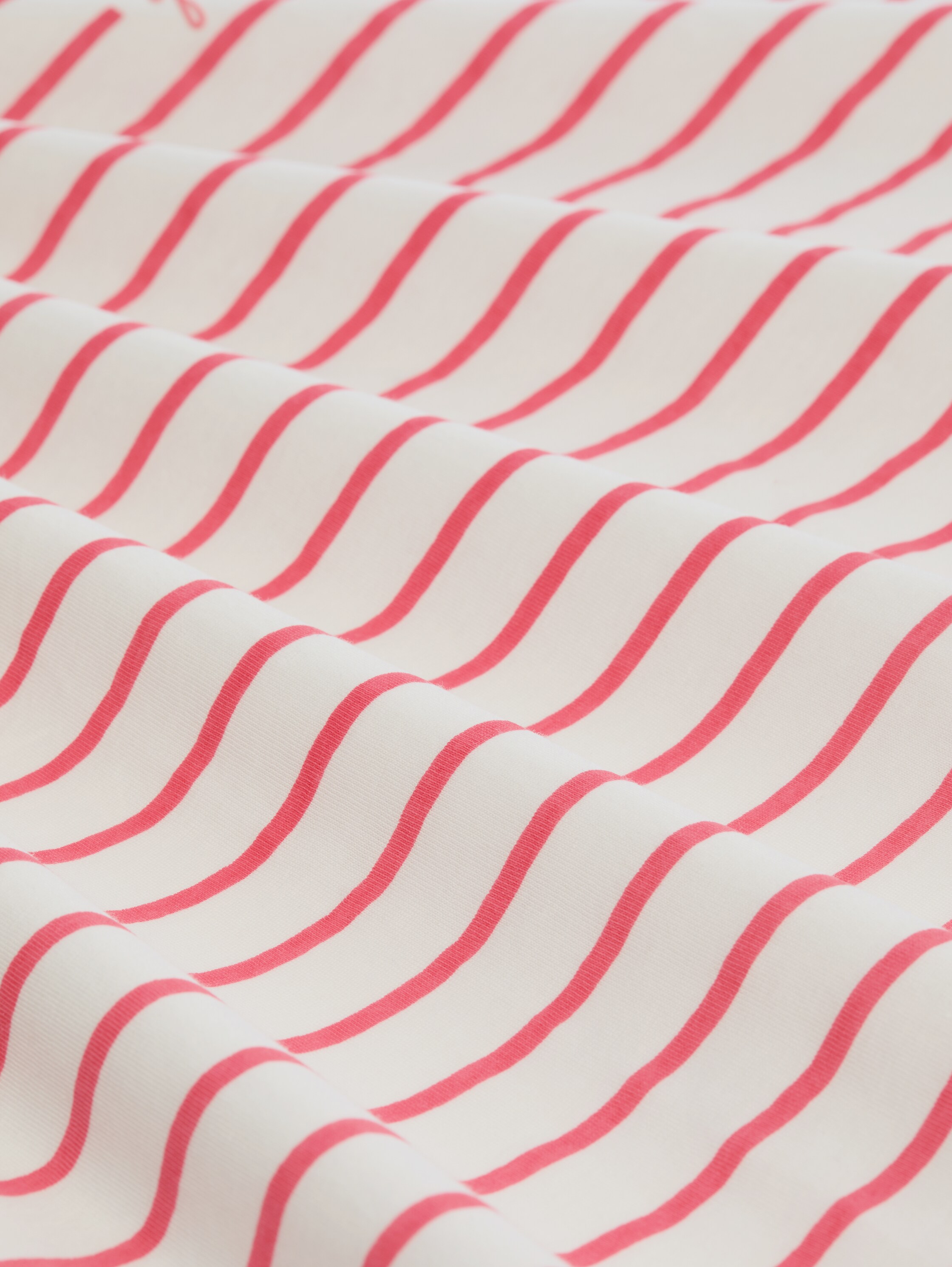 Plus Size - T-Shirt mit Streifenmuster - Whisper White - Material-Ansicht