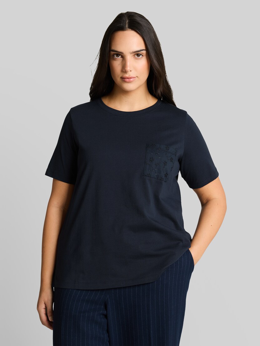 Plus Size - Boxy Fit T-Shirt mit Brusttasche von Women Plus Size, sky captain blue