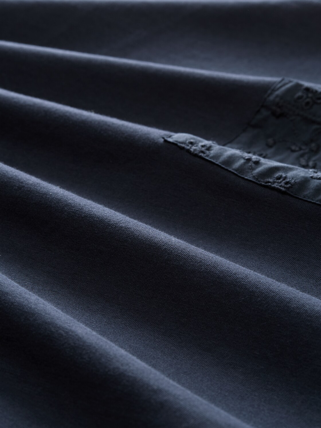 Plus Size - Boxy Fit T-Shirt mit Brusttasche - sky captain blue - Material-Ansicht