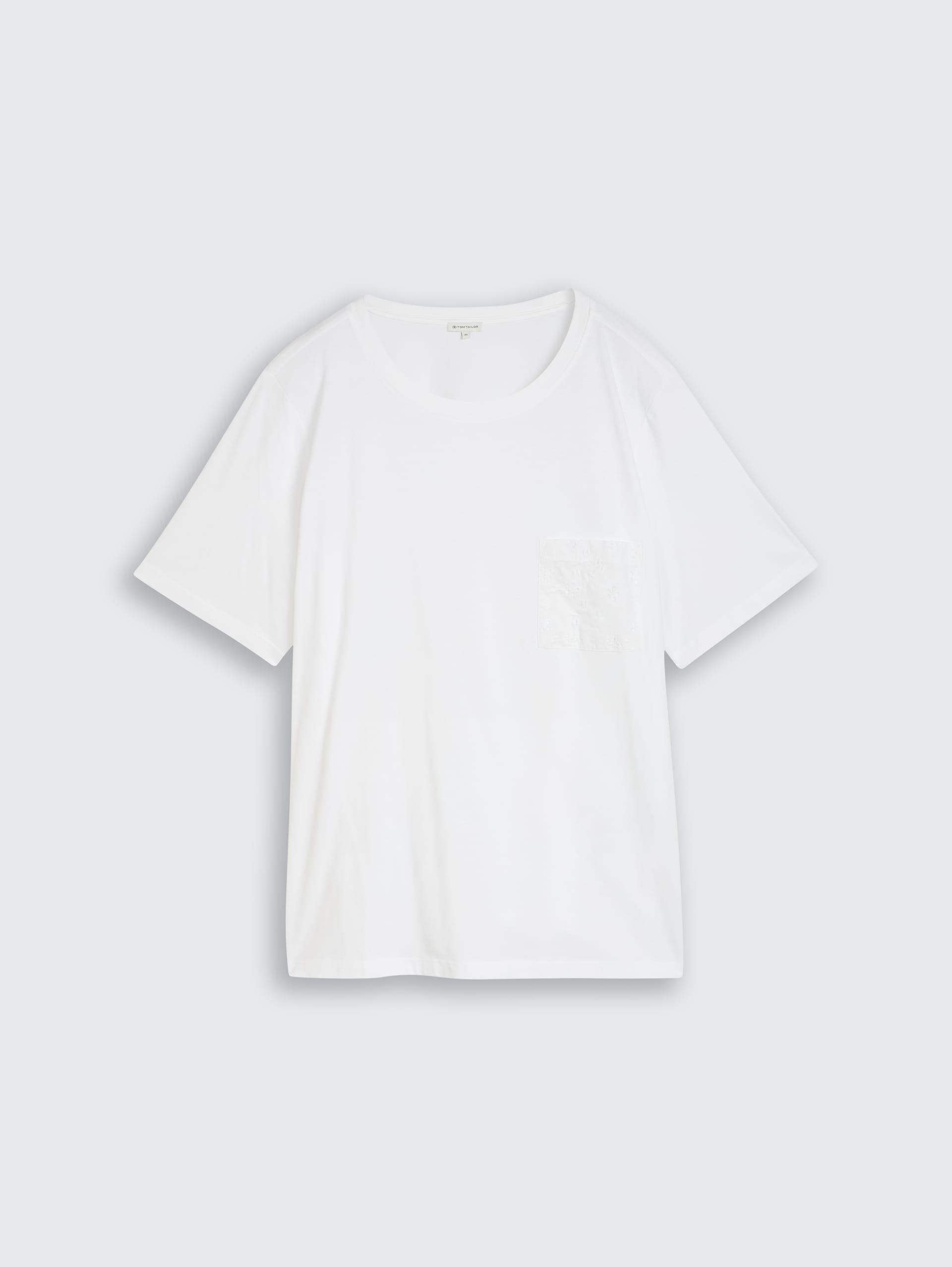 Plus Size - Boxy Fit T-Shirt mit Brusttasche - White - Vorder-Produkt-Ansicht