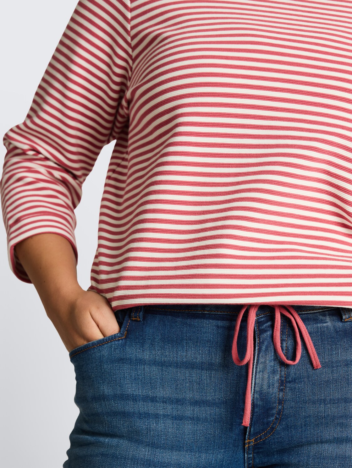 Plus Size - Langarmshirt mit Knopf-Details - pink offwhite regular stripe - Detail-Model-Ansicht
