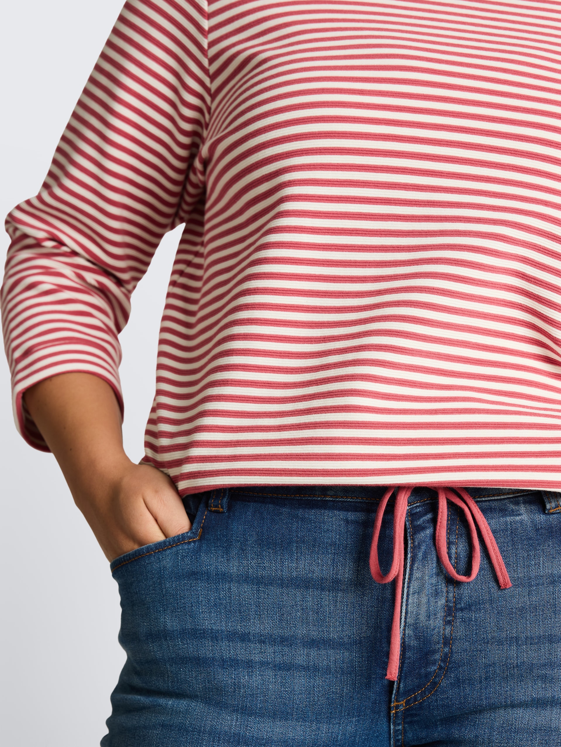 Plus Size - Langarmshirt mit Knopf-Details - pink offwhite regular stripe - Detail-Model-Ansicht