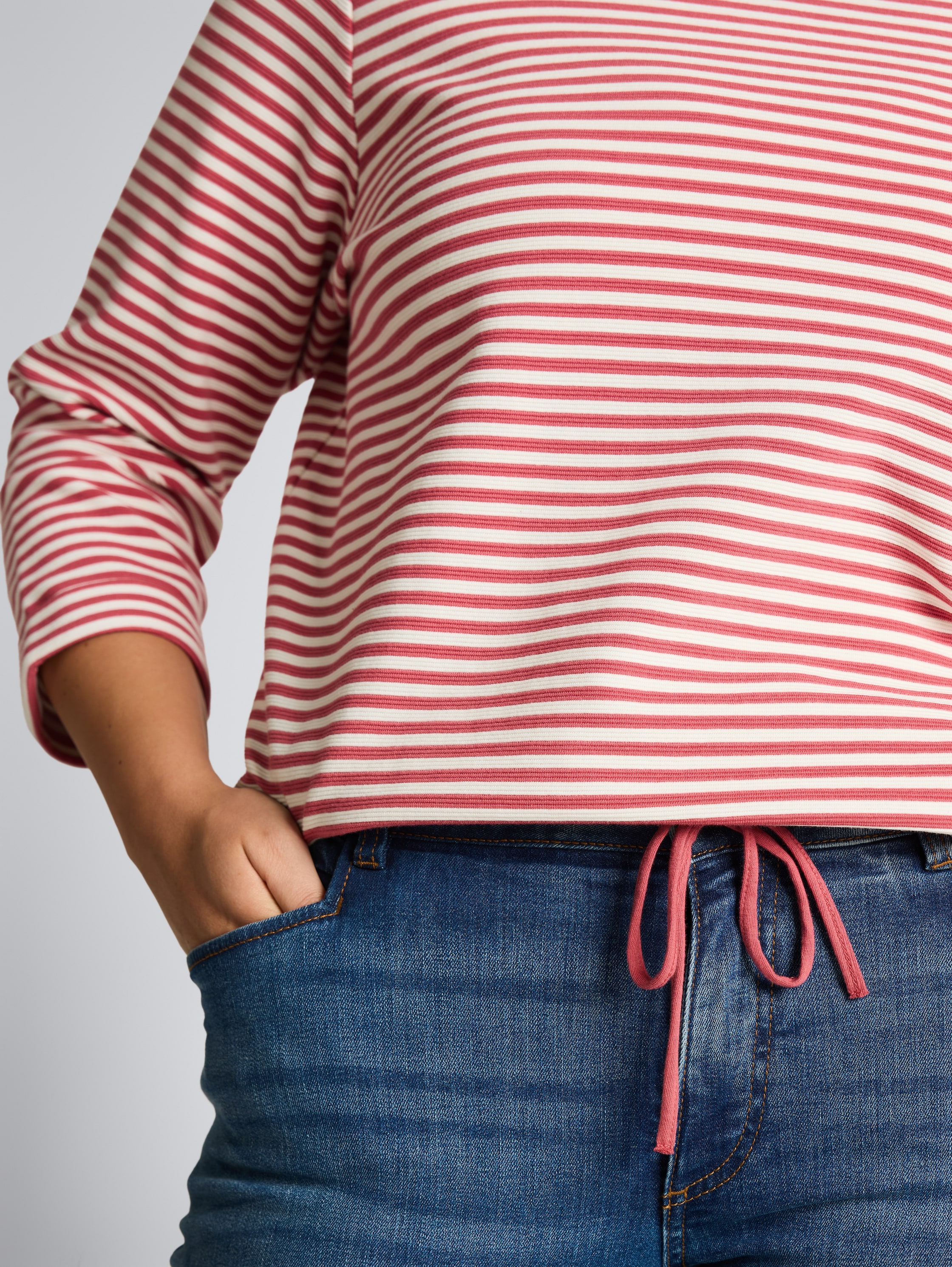 Plus Size - Langarmshirt mit Knopf-Details - pink offwhite regular stripe - Detail-Model-Ansicht