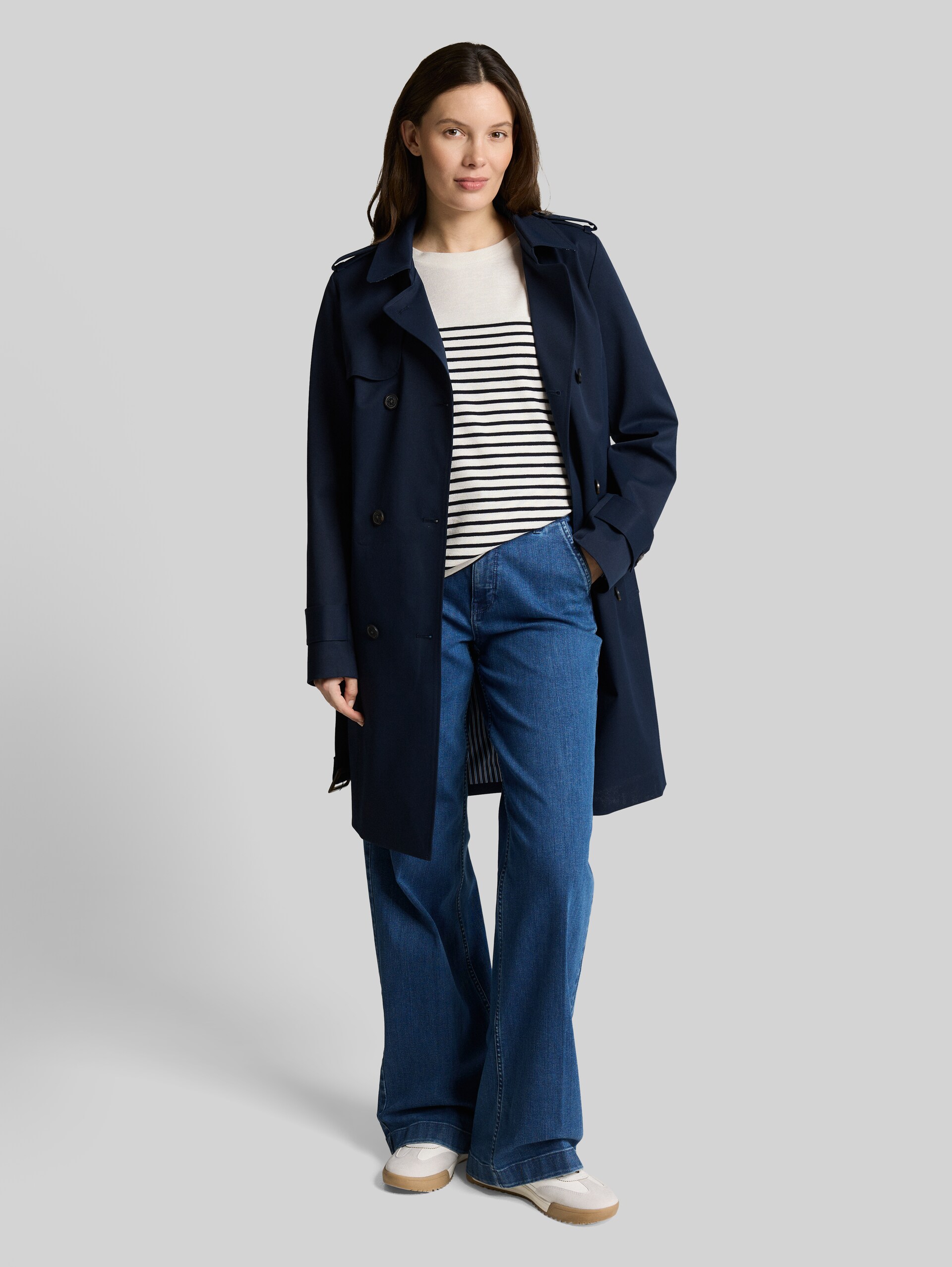 Long-sleeved shirt with striped pattern - offwhite navy blue stripe - Model front view