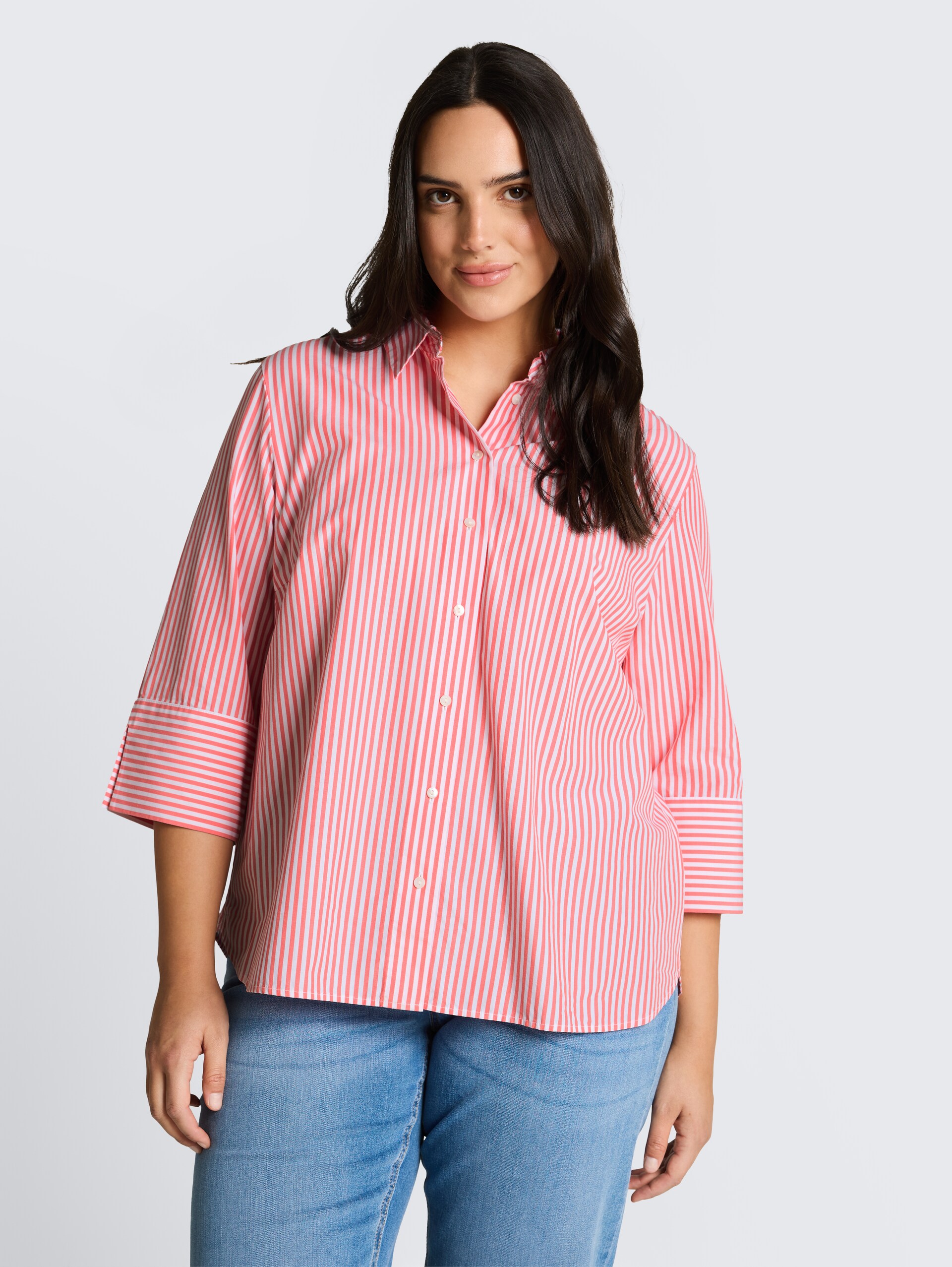 Plus Size - Overhemdblouse met streepjesmotief - soft coral white thin stripe - Nek model vooraanzicht