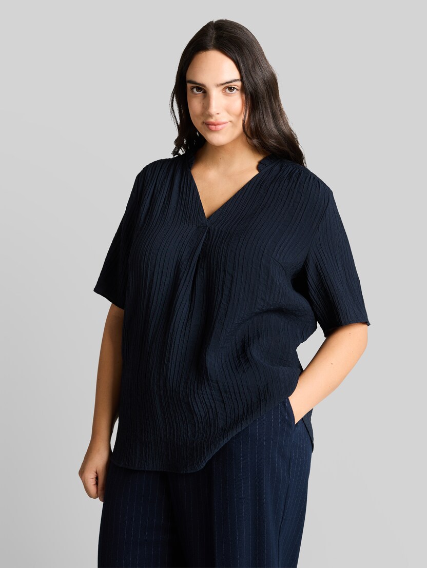 Plus Size - Crinkle Bluse mit V-Ausschnitt von Women Plus Size, sky captain blue