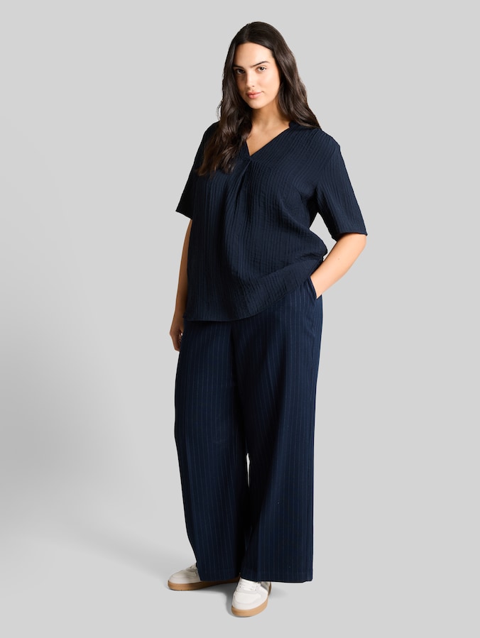 Plus Size - Crinkle Bluse mit V-Ausschnitt von Women Plus Size, sky captain blue