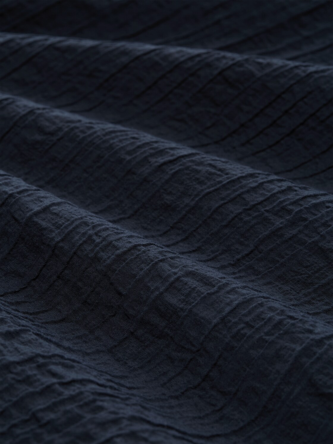 Plus Size - Crinkle Bluse mit V-Ausschnitt - sky captain blue - Material-Ansicht