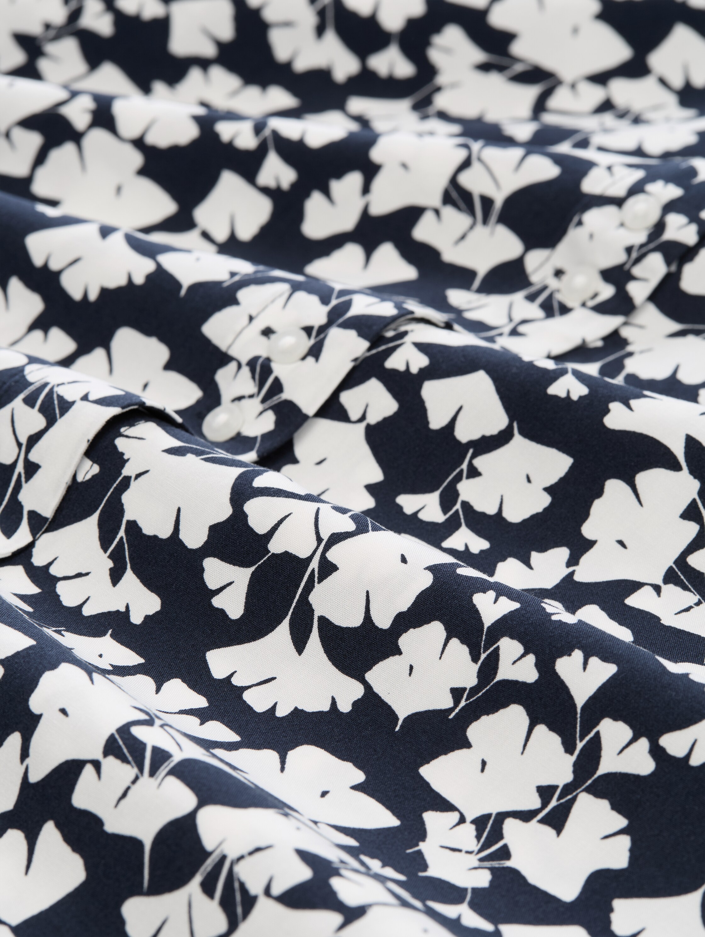 Plus Size - viscose blouse - blue_ginkgo_minimal - 