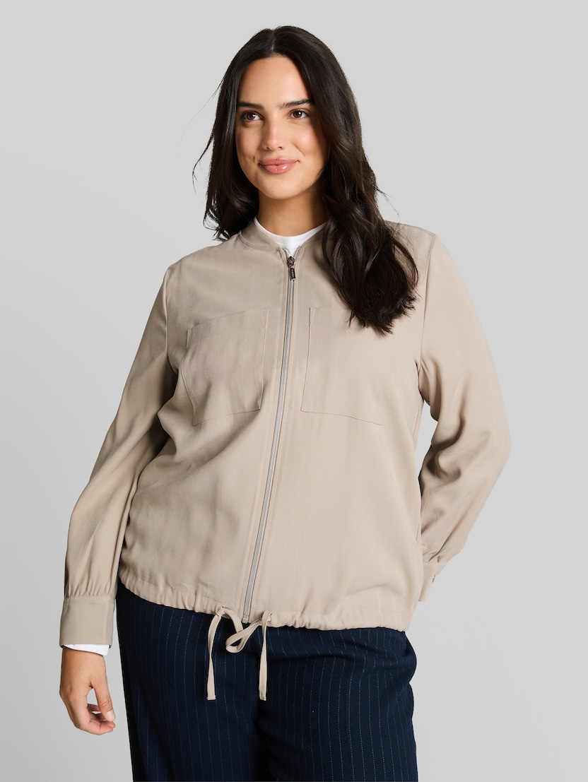 Plus Size - Loose Fit Bomberjacke mit Brusttaschen von Women Plus Size, soft taupe grey