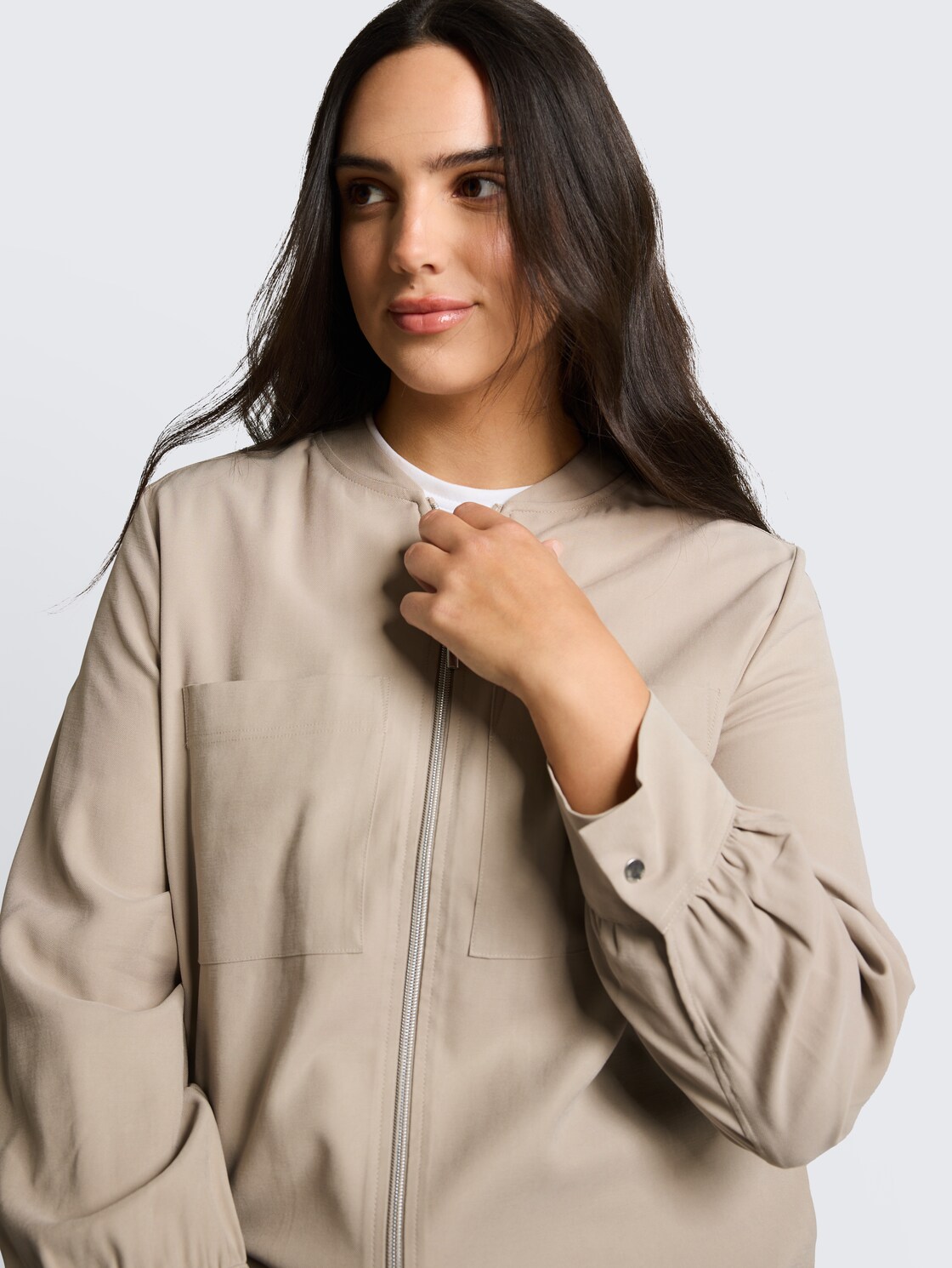 Plus Size - Loose Fit Bomberjacke mit Brusttaschen - soft taupe grey