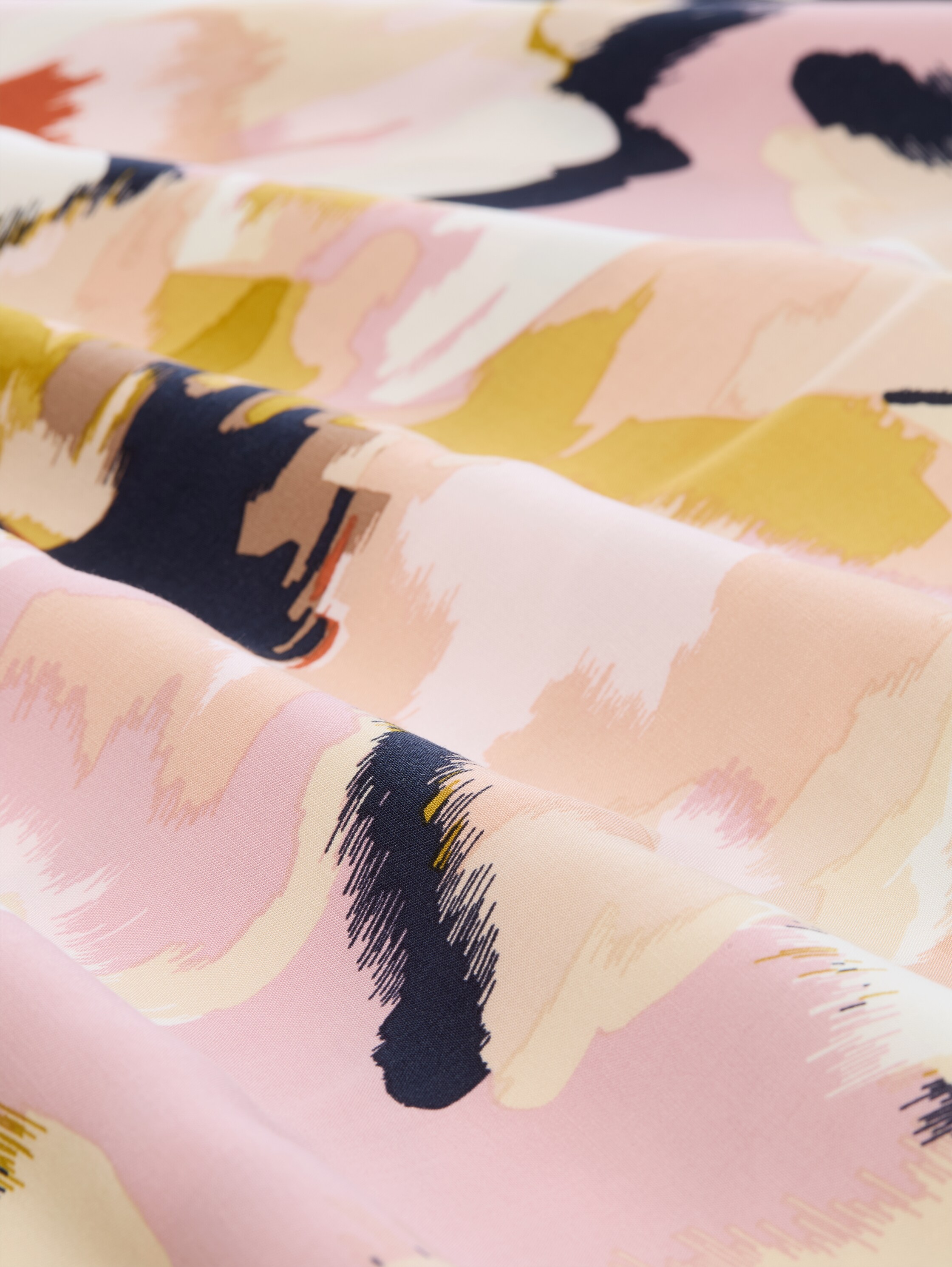 Plus Size - Patterned blouse - big_abstract_flower_print - 